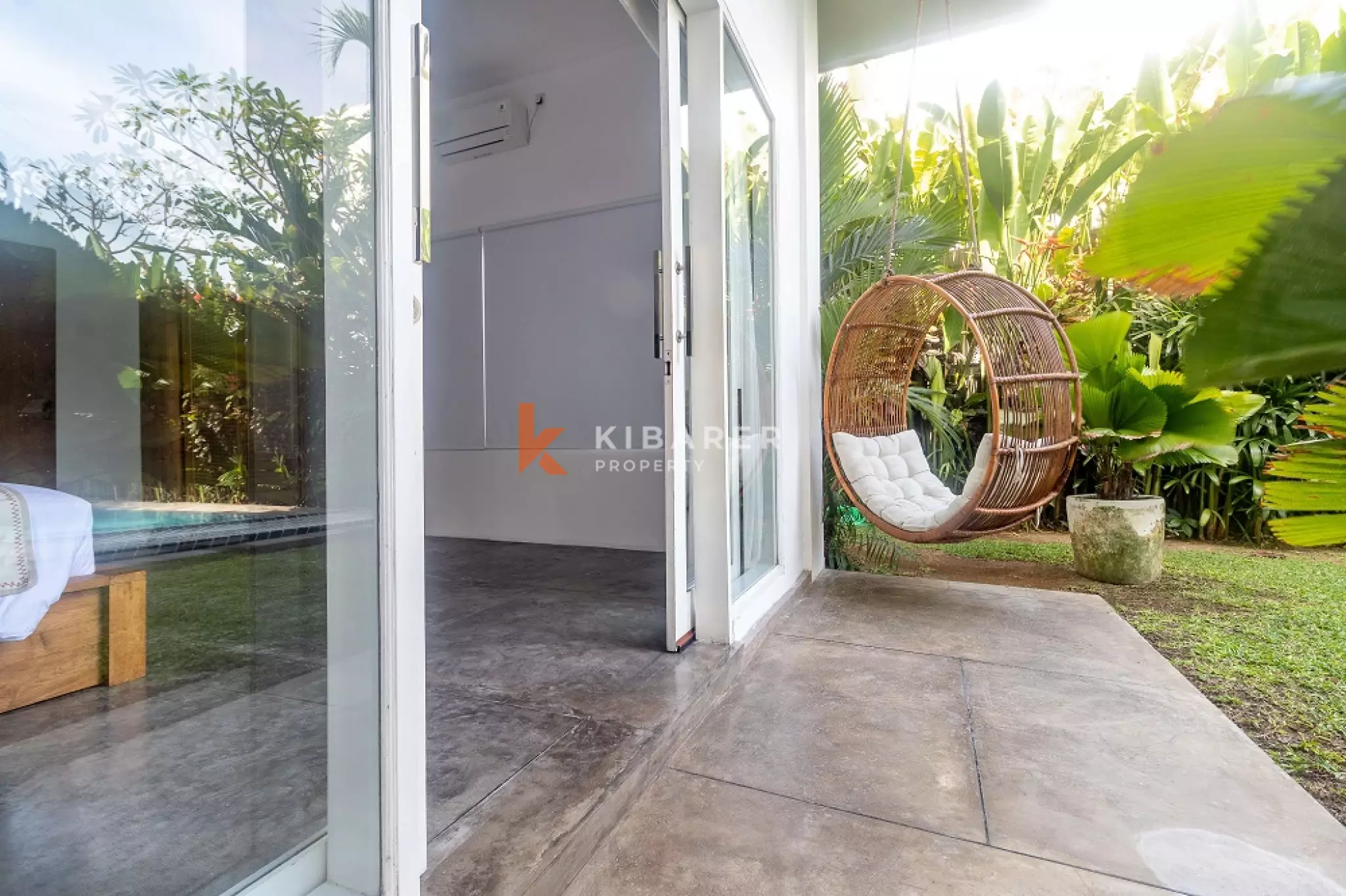 Villa meublée de trois chambres, idéale pour se détendre, située dans la région de Canggu.