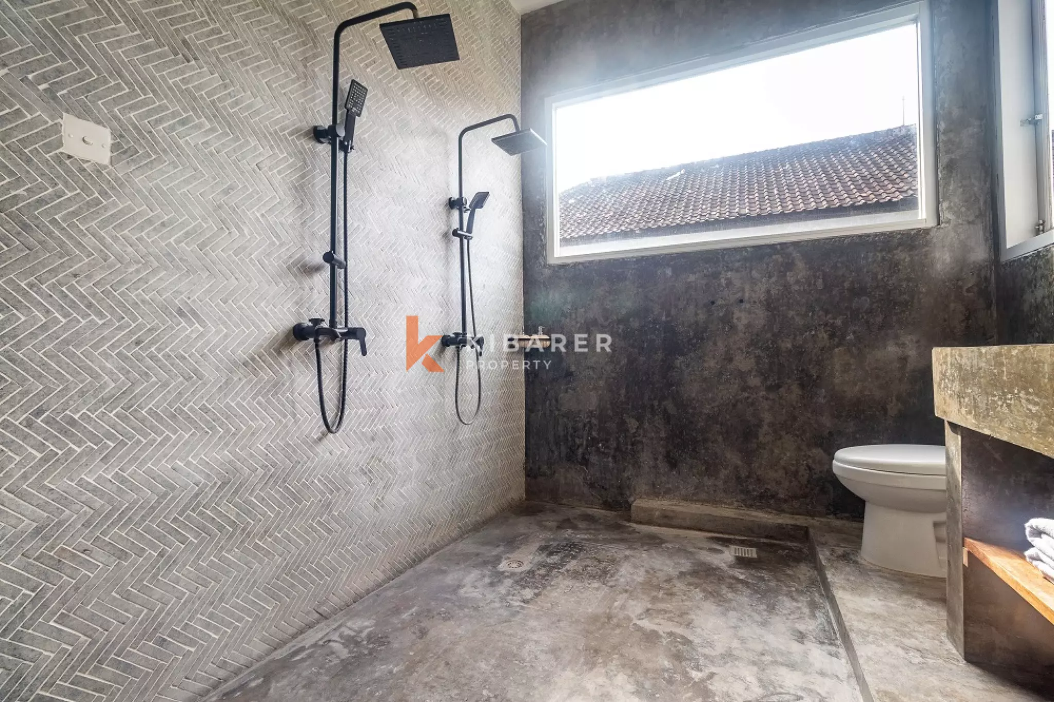 Villa meublée de trois chambres, idéale pour se détendre, située dans la région de Canggu.