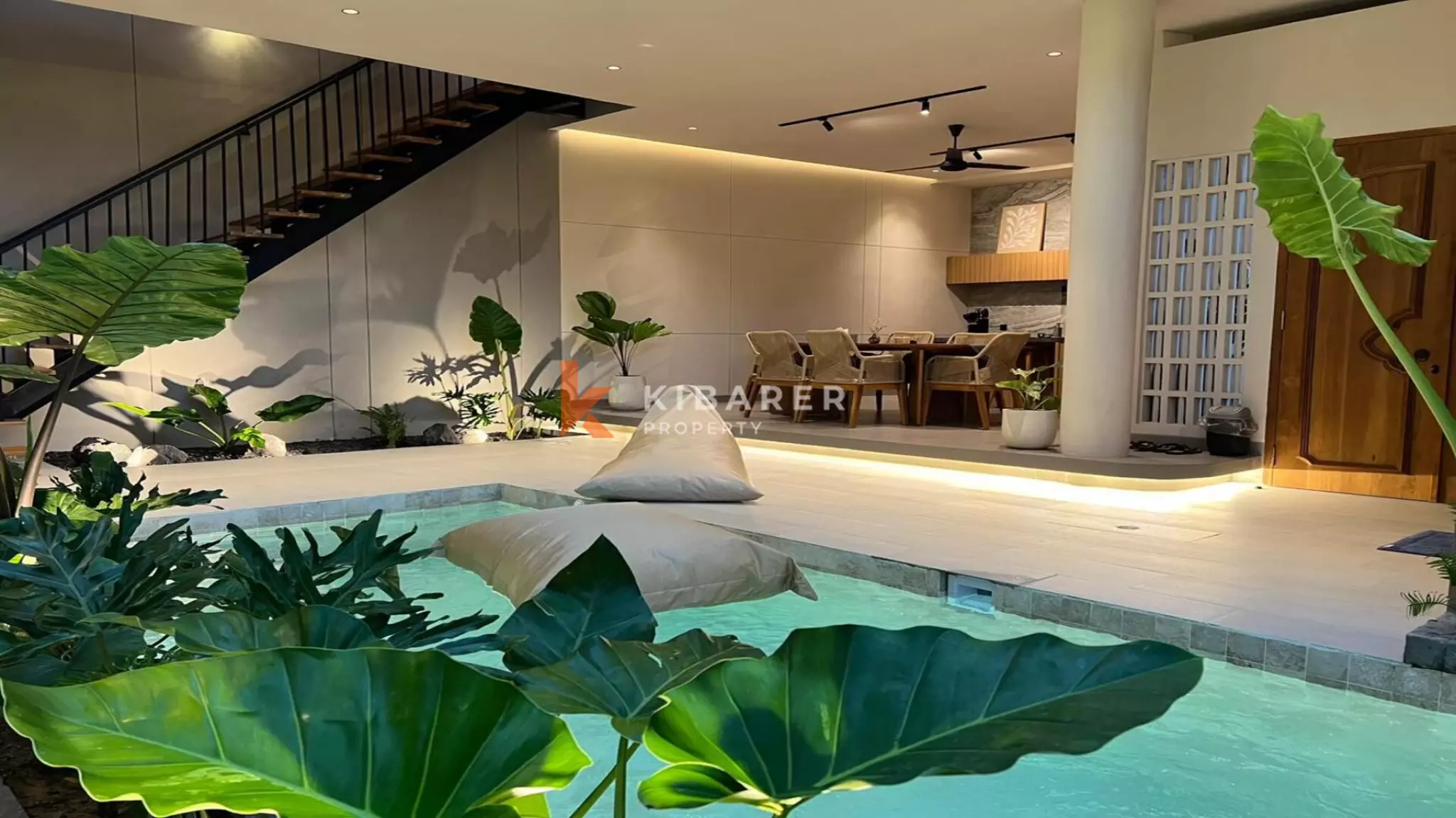 Elegant Tropical Villa with Enclosed Living and Private Pool in Canggu