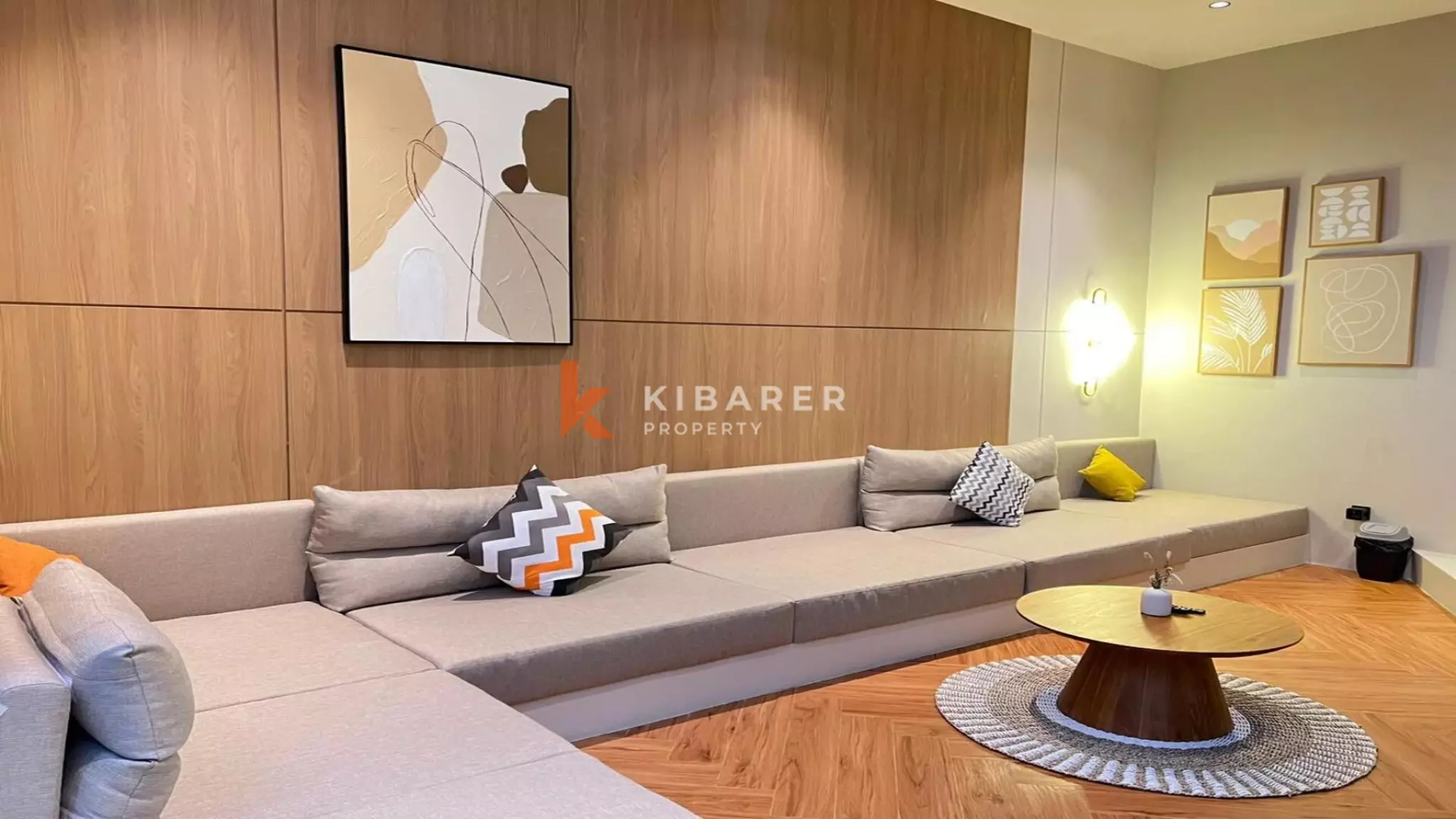 Elegant Tropical Villa with Enclosed Living and Private Pool in Canggu