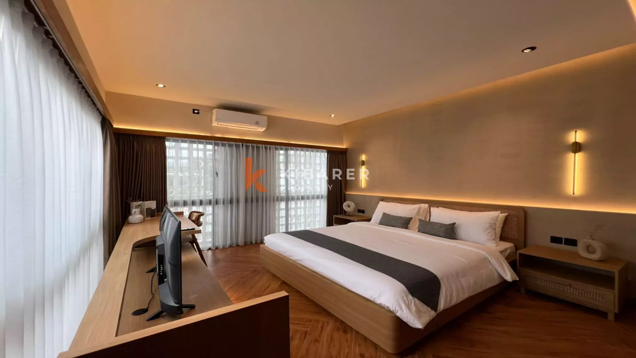 Elegant Tropical Villa with Enclosed Living and Private Pool in Canggu