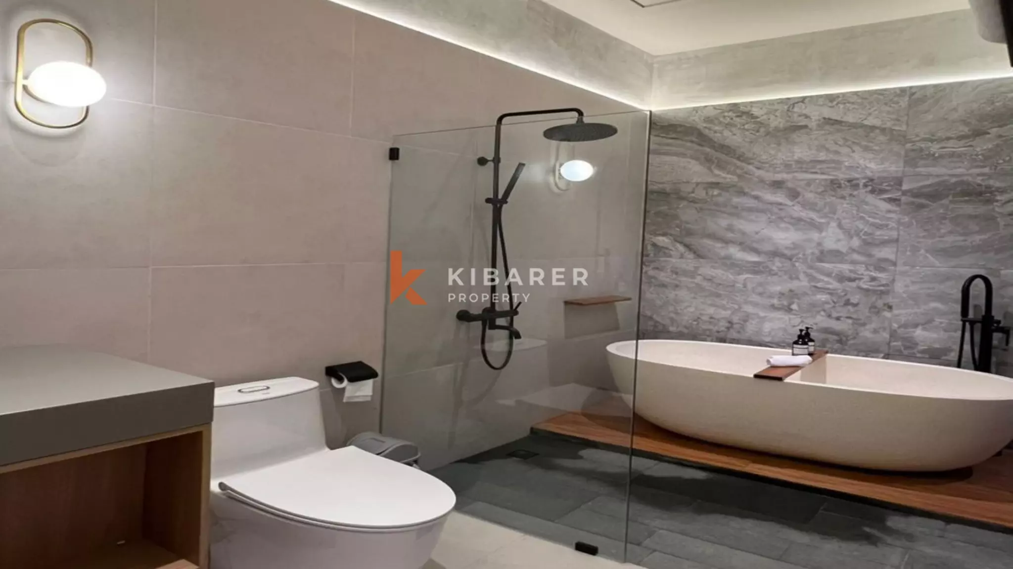 Elegant Tropical Villa with Enclosed Living and Private Pool in Canggu