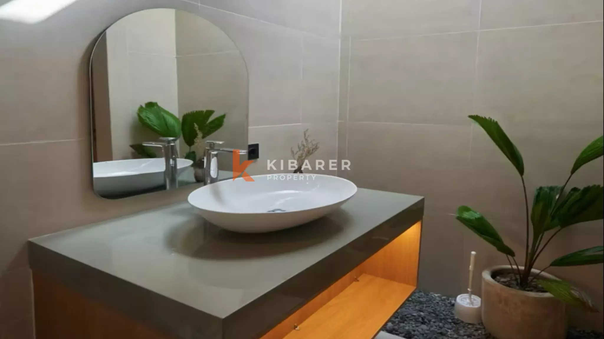 Elegant Tropical Villa with Enclosed Living and Private Pool in Canggu