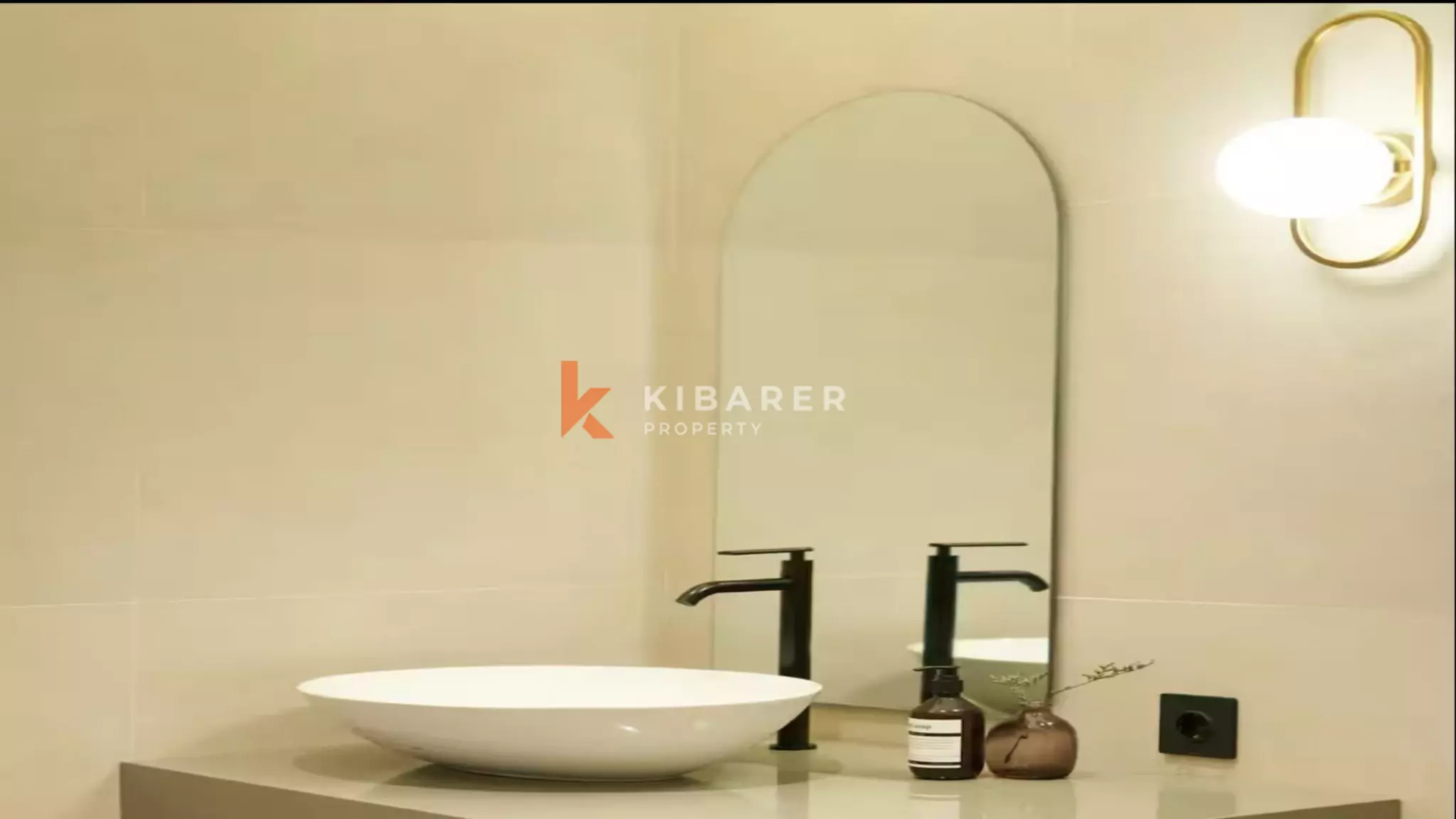 Elegant Tropical Villa with Enclosed Living and Private Pool in Canggu