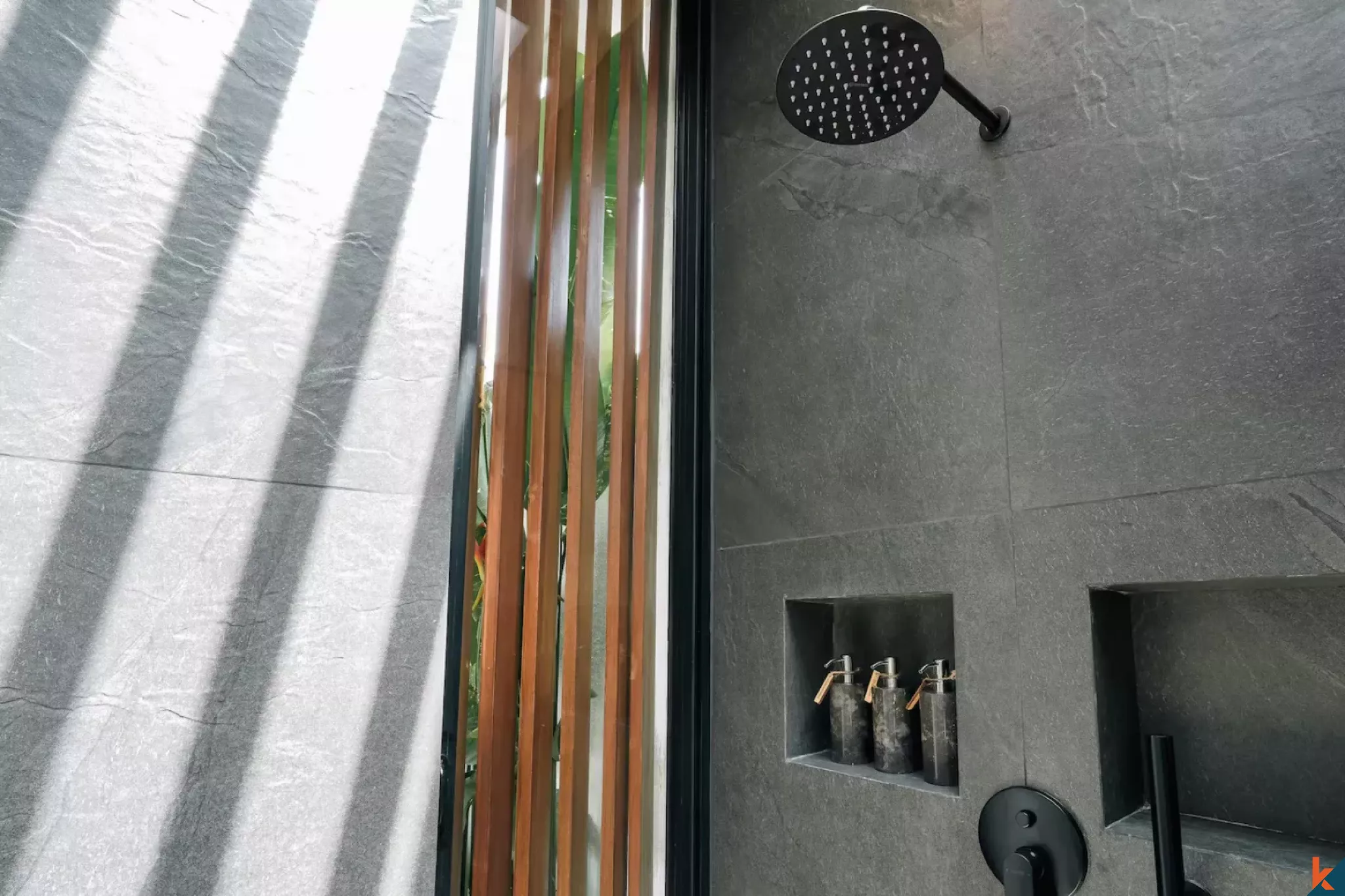 Vila sewa dua kamar tidur dengan desain modern di lokasi strategis di Umalas (Selesai pada Oktober 2025)