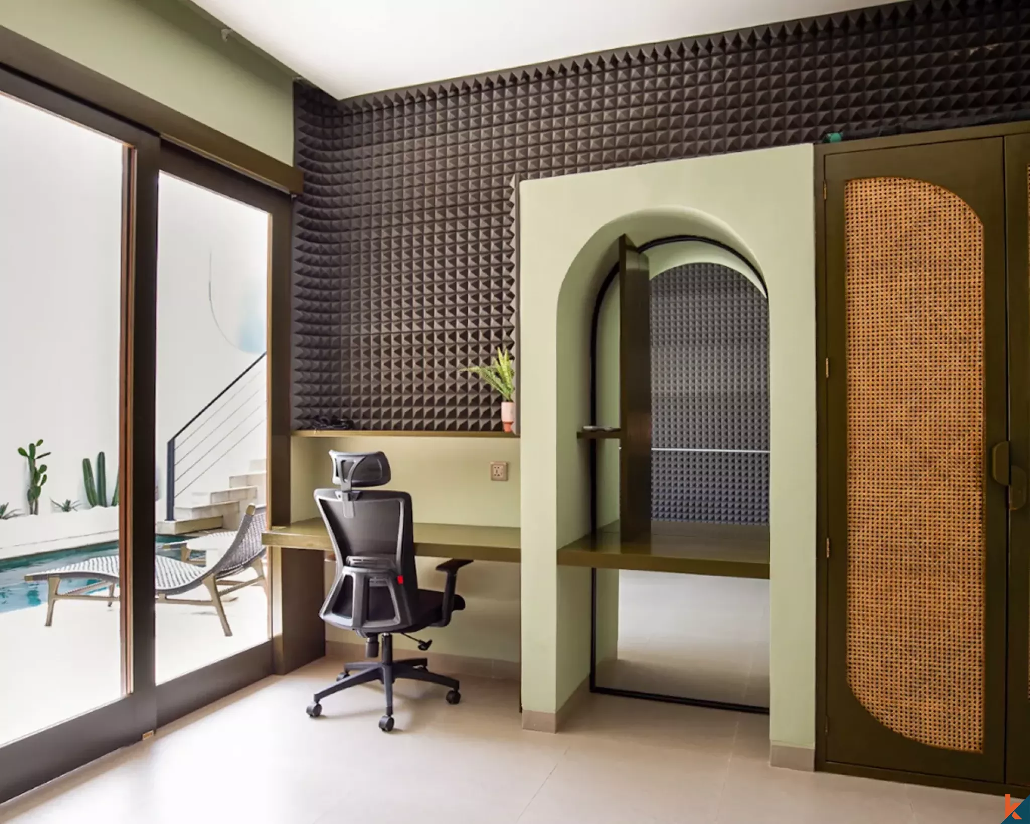 New multilevel three bedroom villa with rooftop for lease in Tumbak