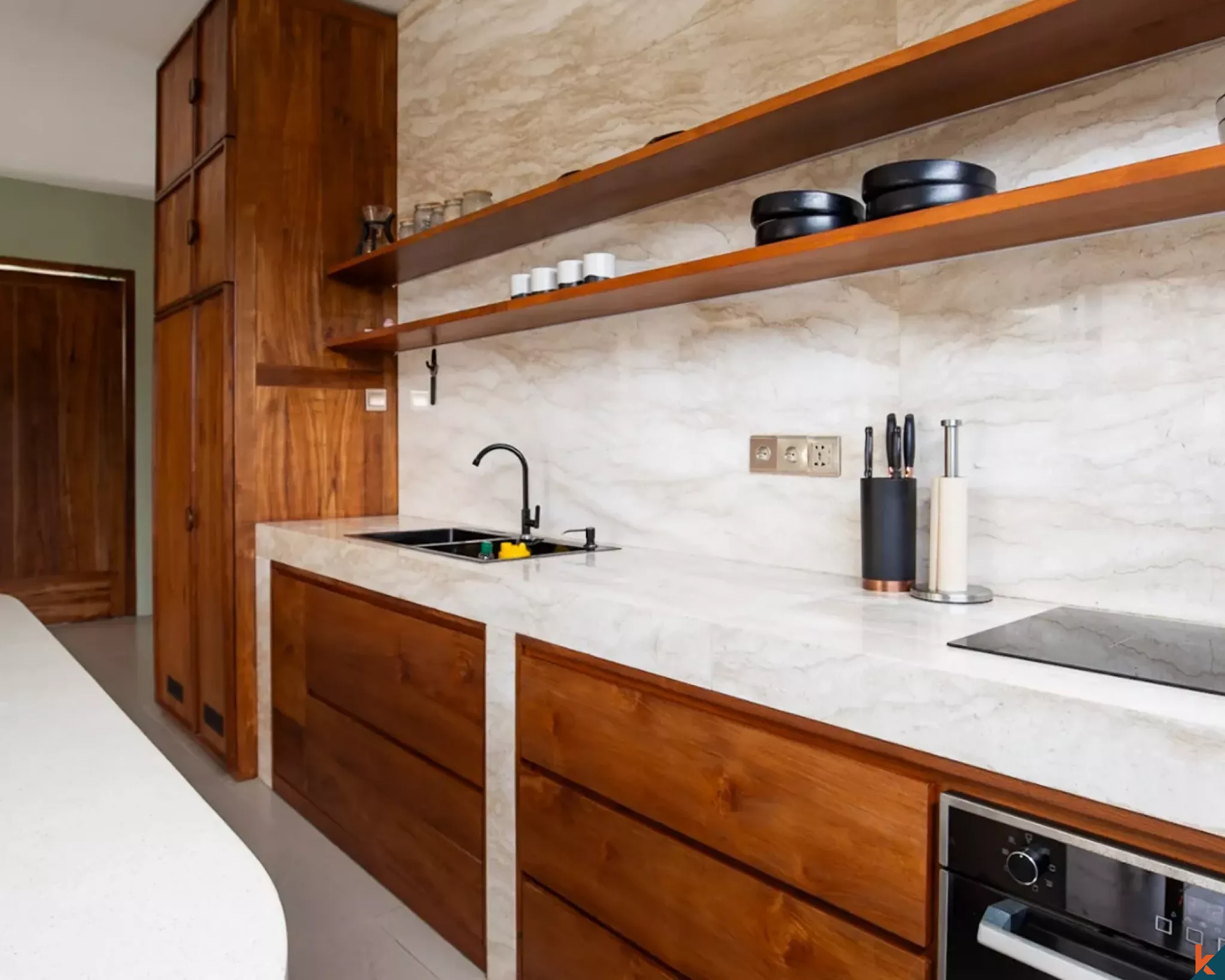 New multilevel three bedroom villa with rooftop for lease in Tumbak