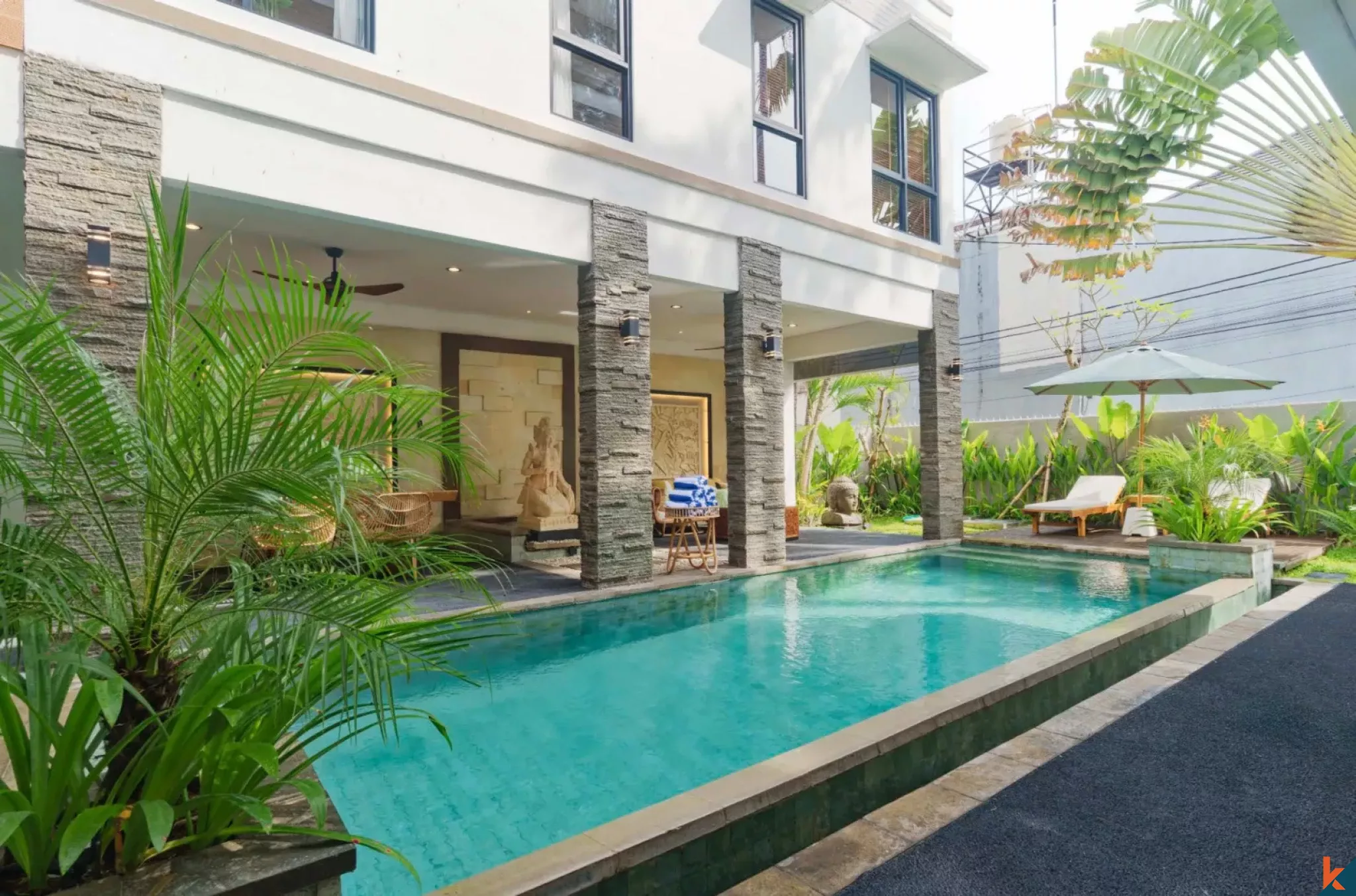 Villa menawan dengan tiga kamar tidur dan hak milik dijual di Canggu