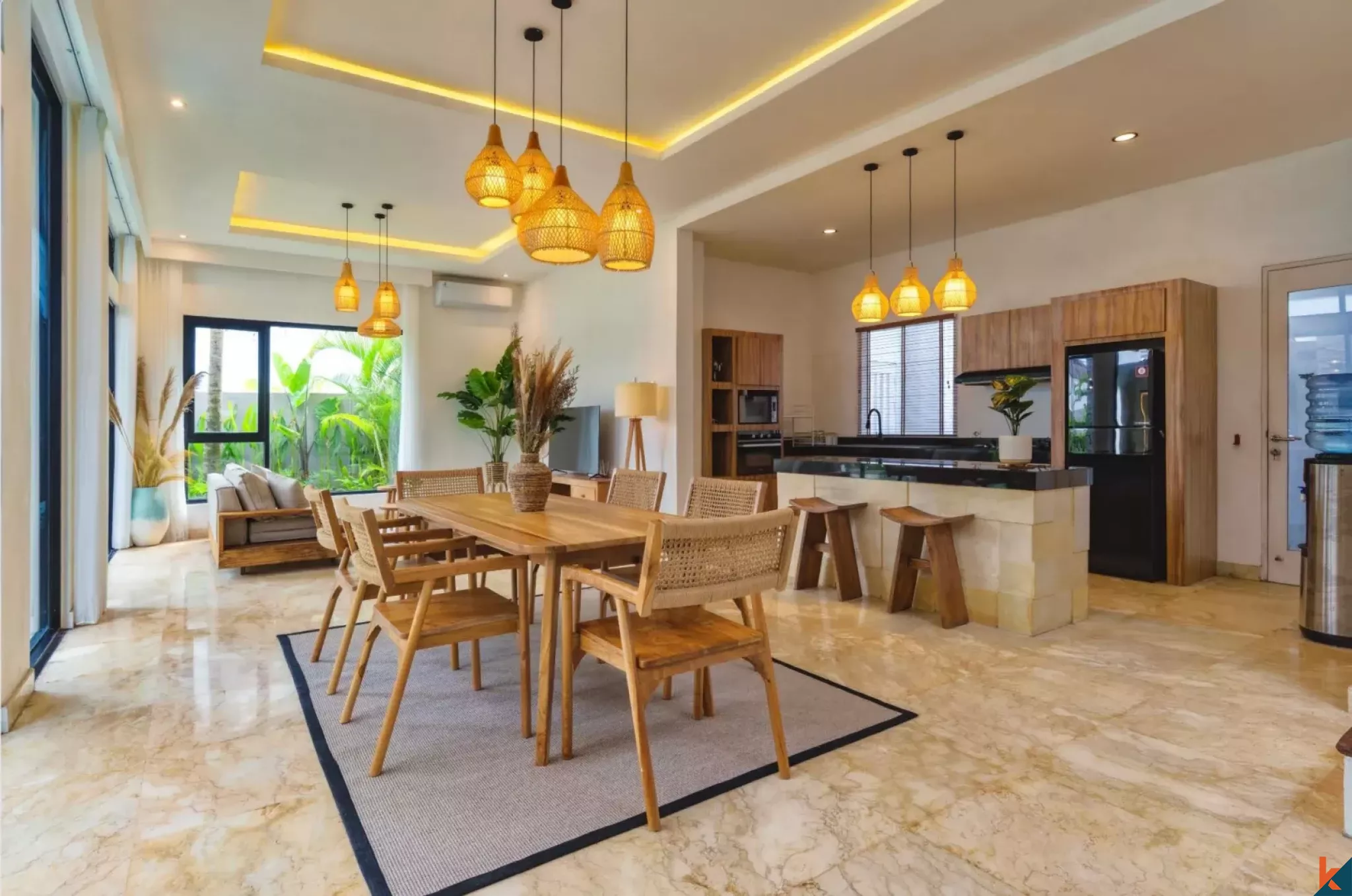 Villa menawan dengan tiga kamar tidur dan hak milik dijual di Canggu