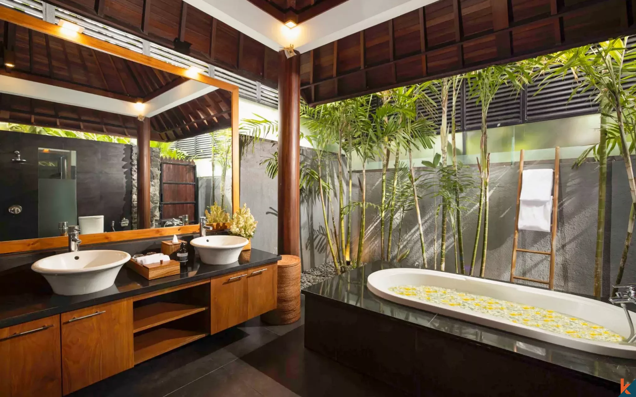 Charming three bedroom freehold property for sale in Berawa