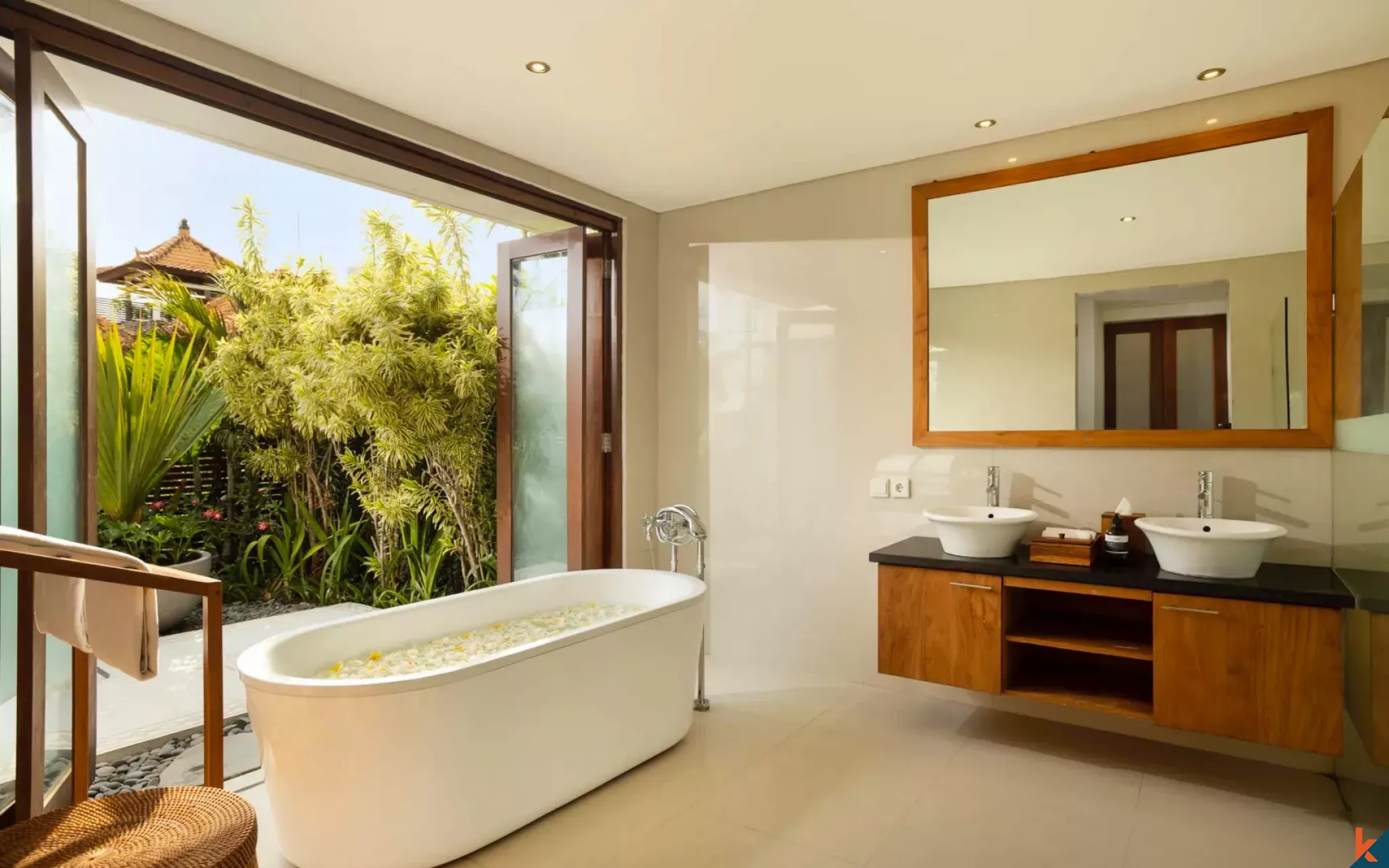 Charming three bedroom freehold property for sale in Berawa