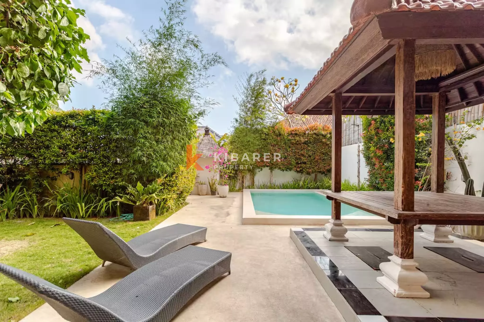Villa de deux étages à Canggu, trois chambres, avec toit-terrasse