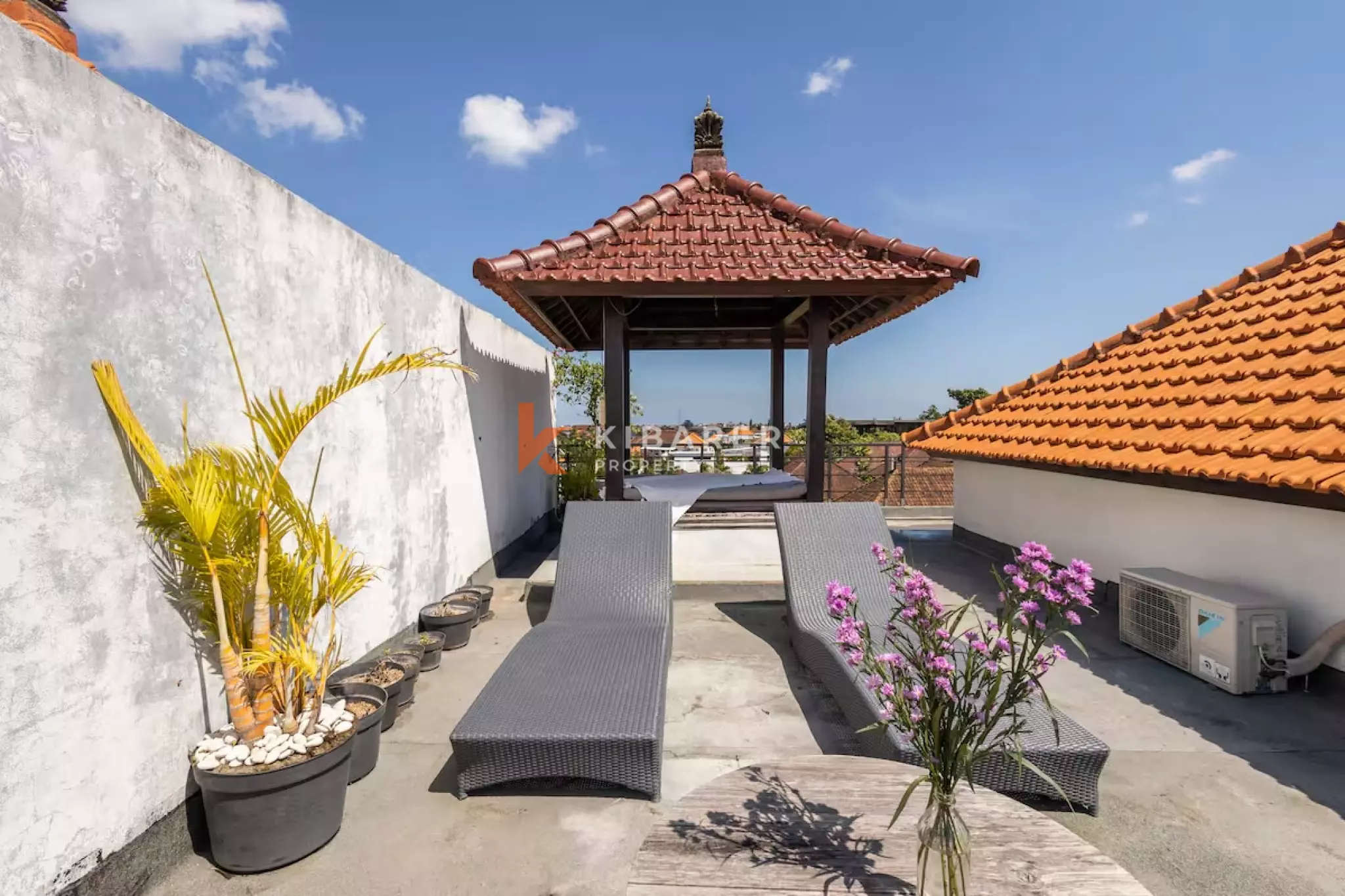Villa de deux étages à Canggu, trois chambres, avec toit-terrasse