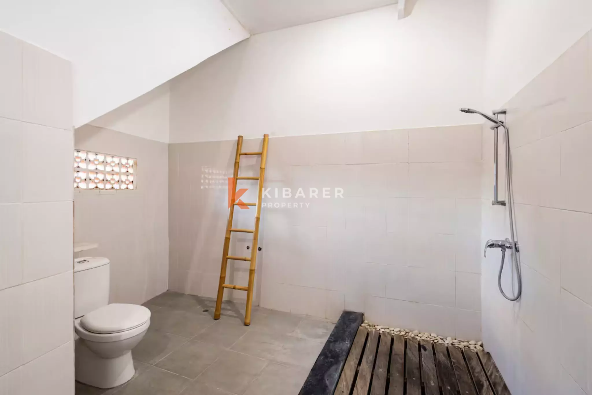 Villa de deux étages à Canggu, trois chambres, avec toit-terrasse