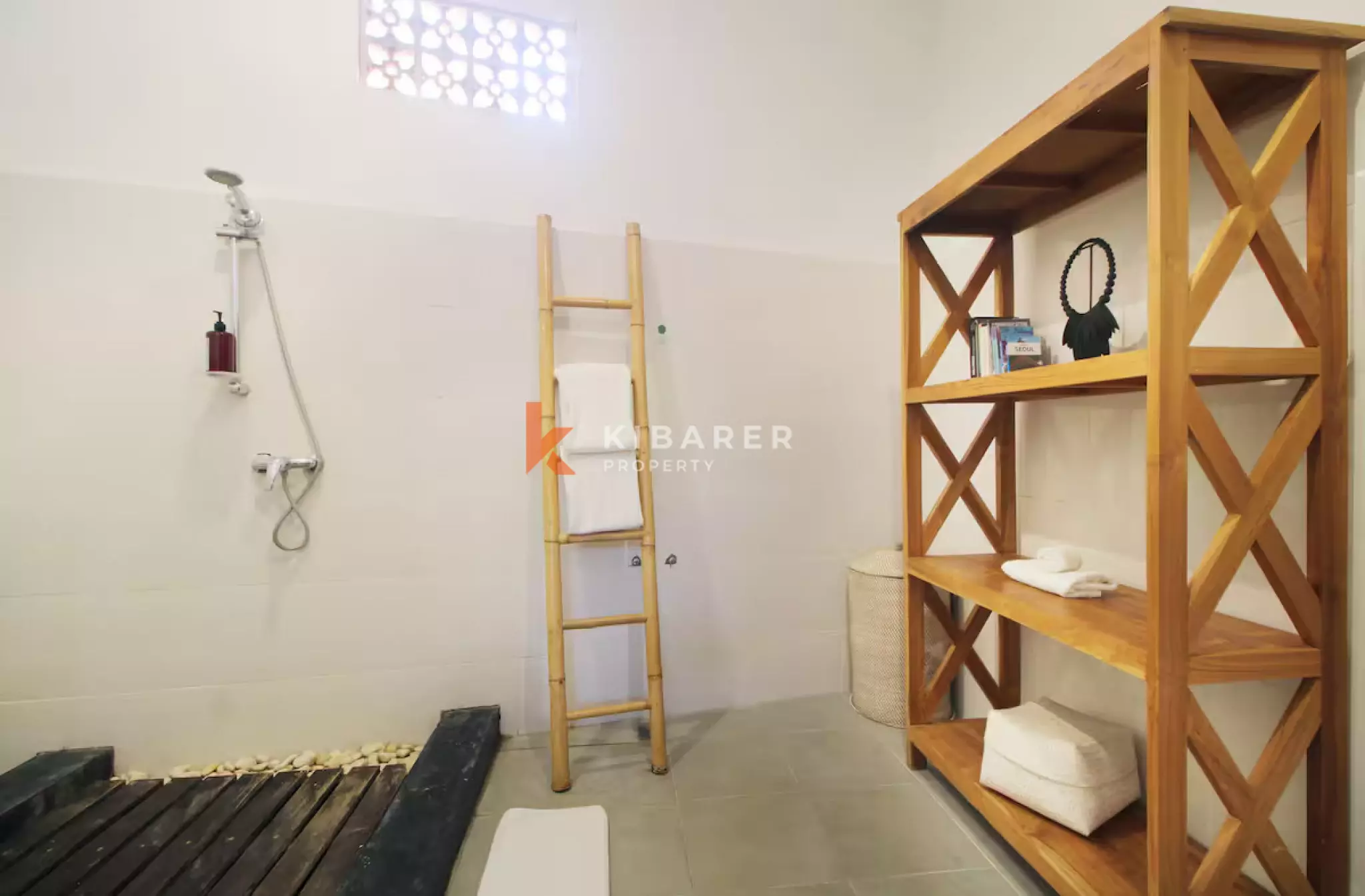 Villa de deux étages à Canggu, trois chambres, avec toit-terrasse