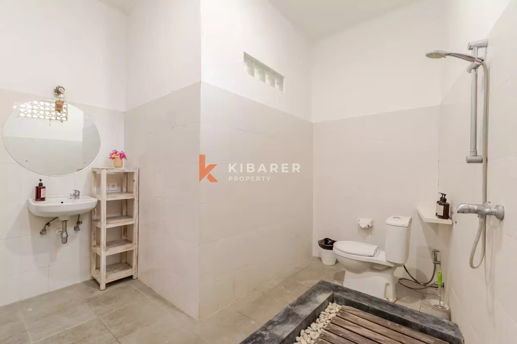 Villa de deux étages à Canggu, trois chambres, avec toit-terrasse