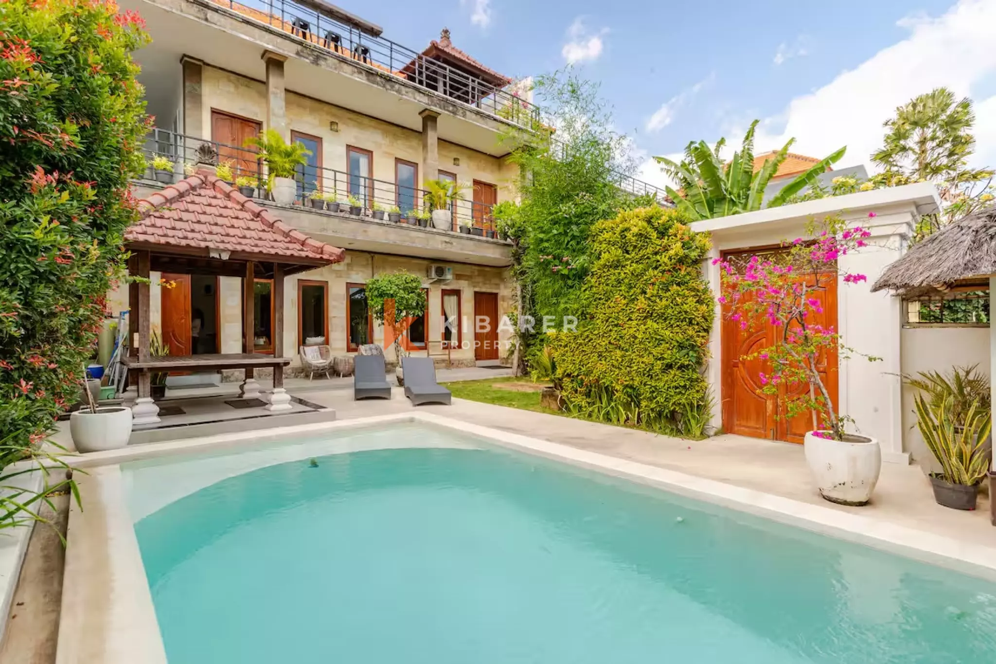 Villa de deux étages à Canggu, trois chambres, avec toit-terrasse