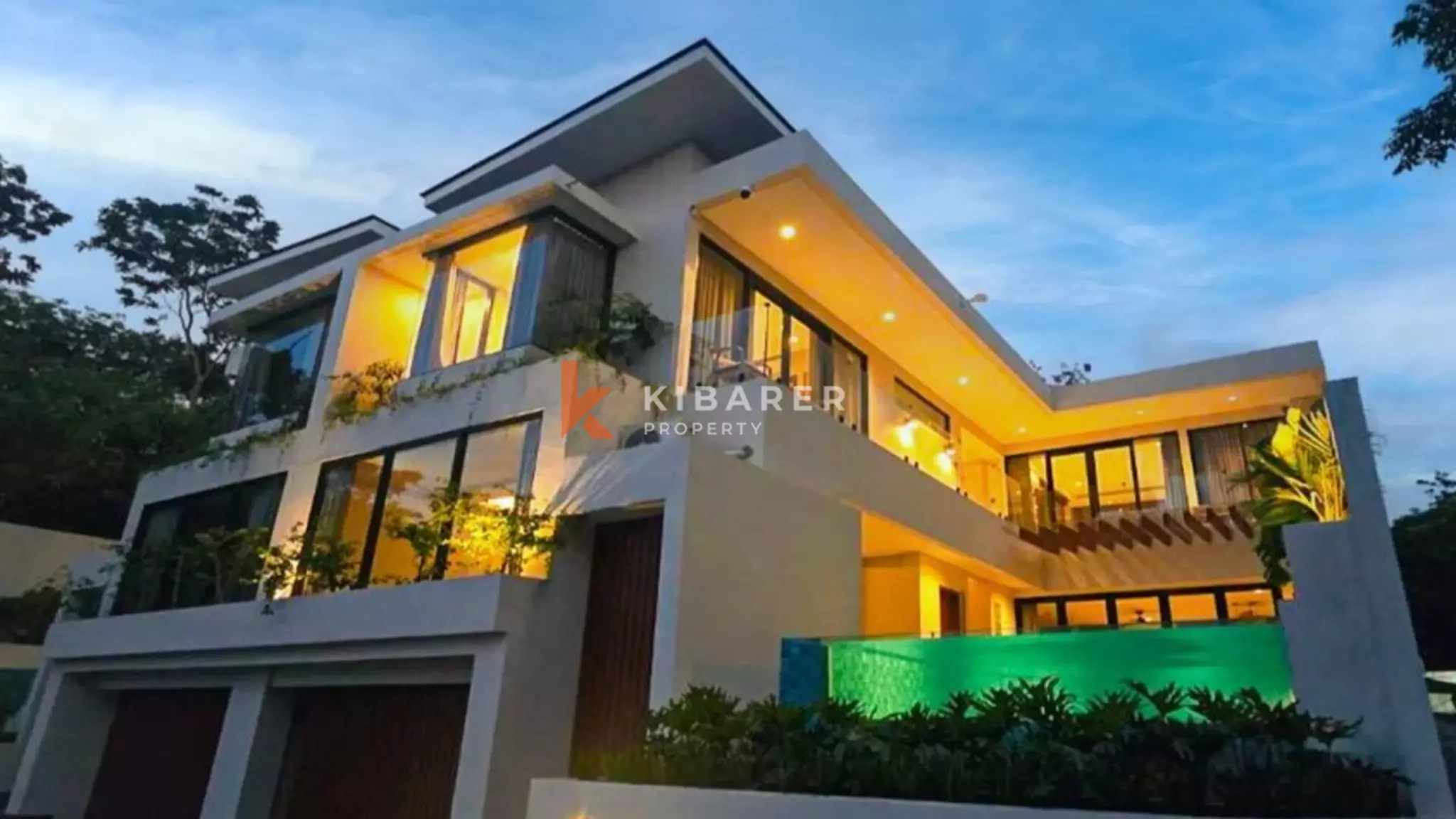 Élégante villa de trois chambres à Uluwatu, avec un cadre idyllique