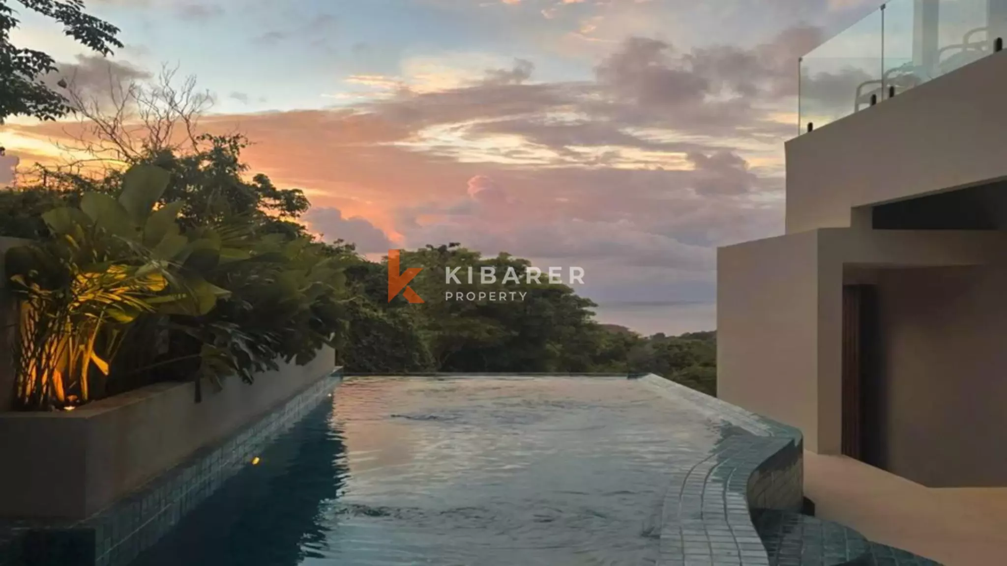 Élégante villa de trois chambres à Uluwatu, avec un cadre idyllique