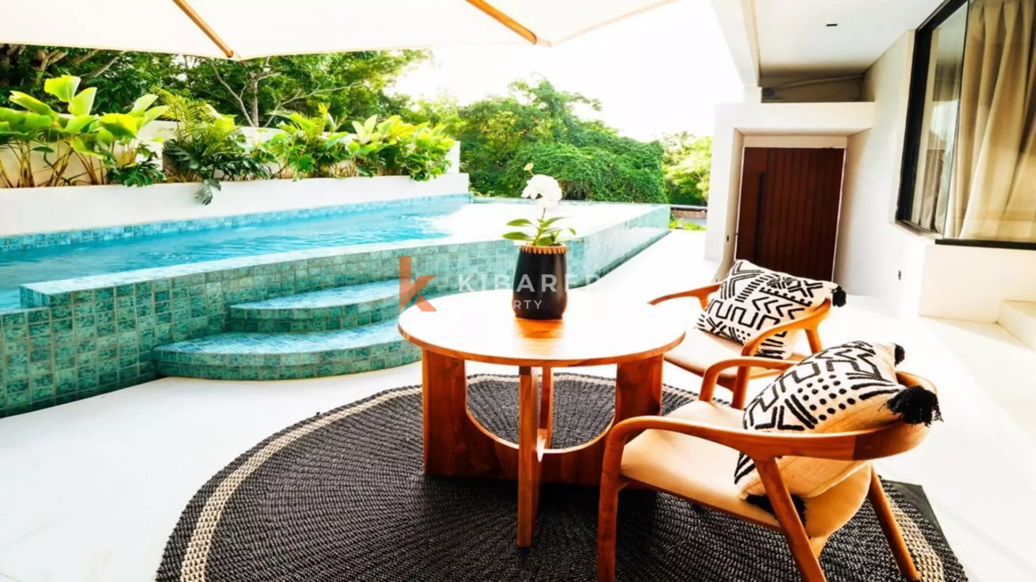 Élégante villa de trois chambres à Uluwatu, avec un cadre idyllique