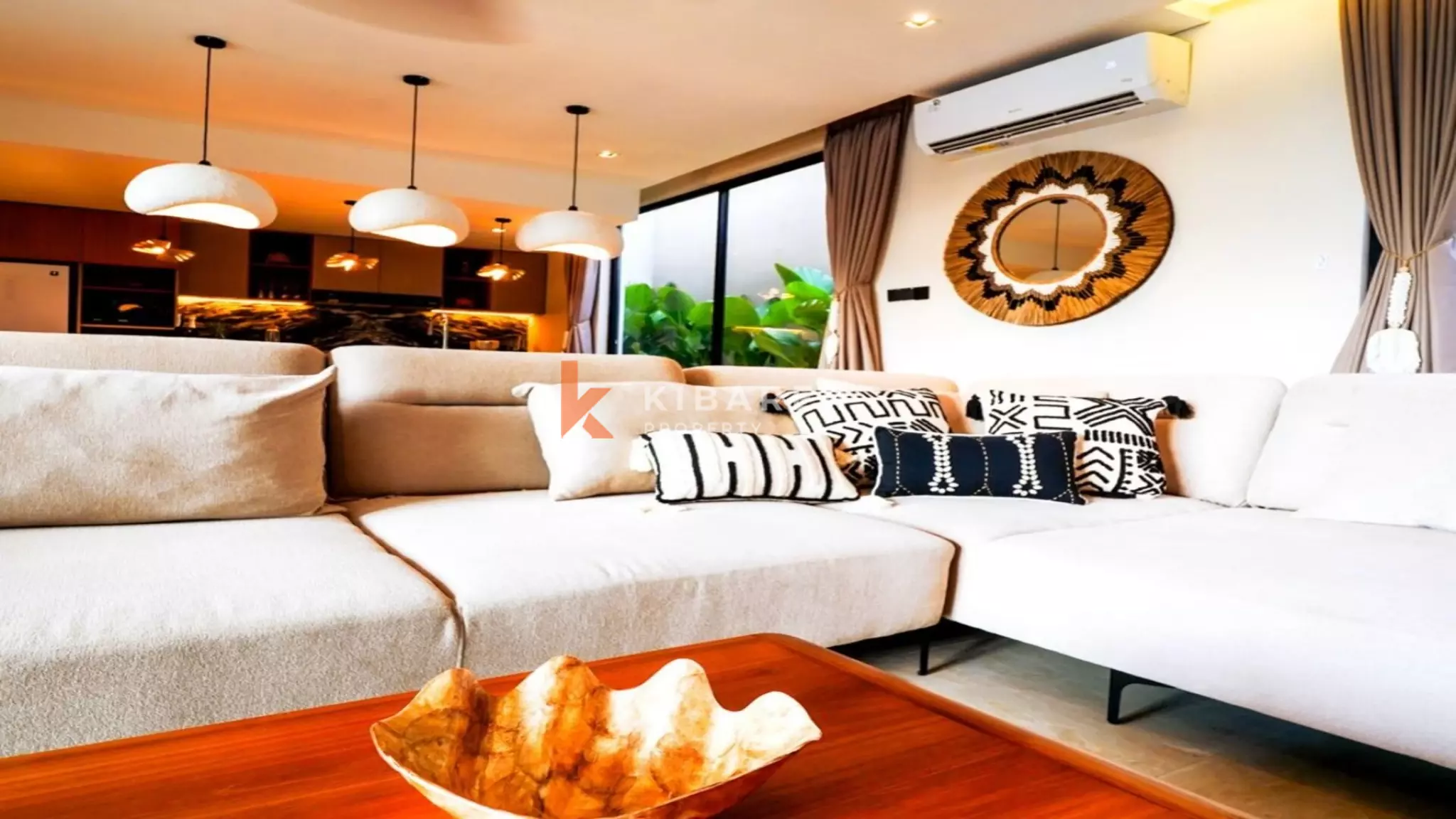 Élégante villa de trois chambres à Uluwatu, avec un cadre idyllique