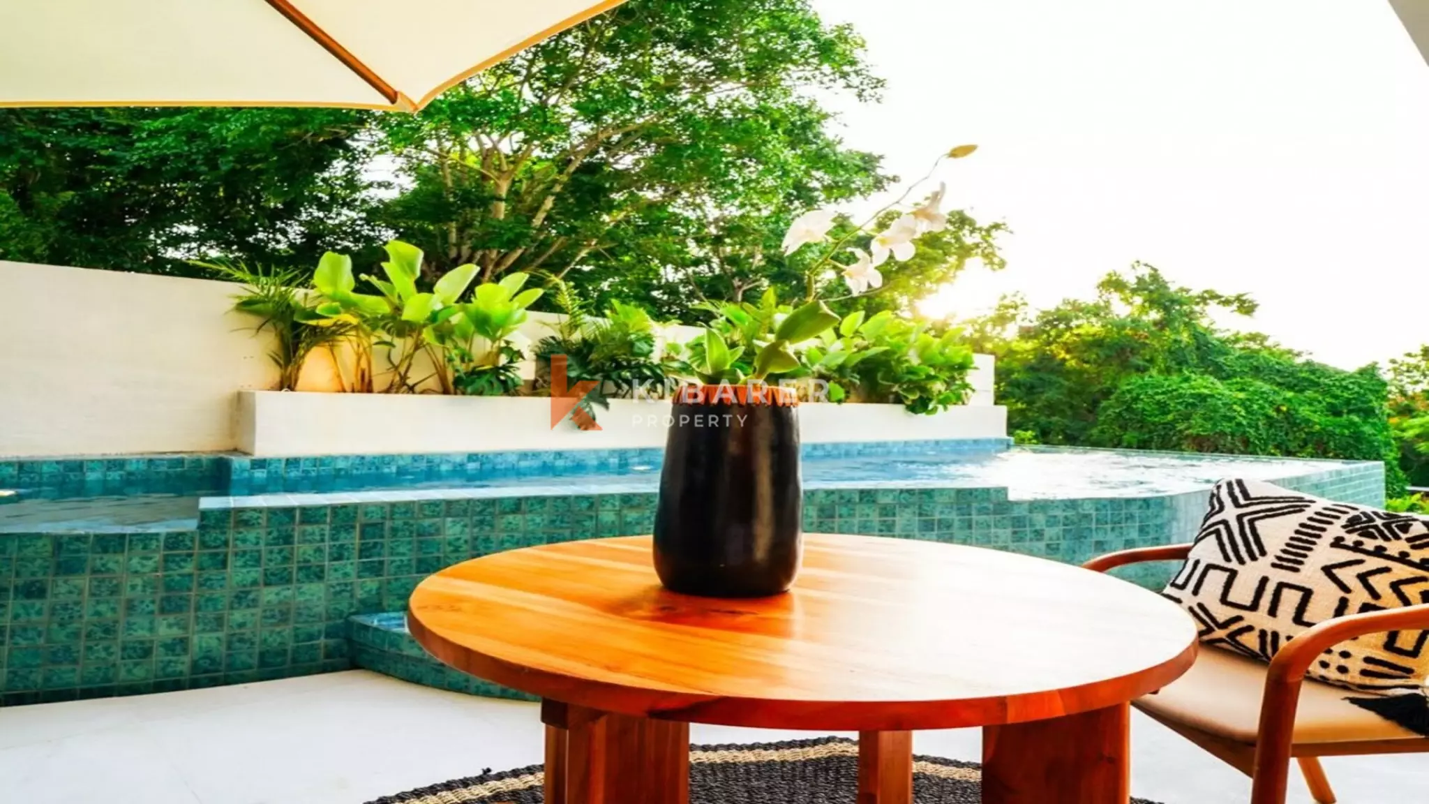 Élégante villa de trois chambres à Uluwatu, avec un cadre idyllique