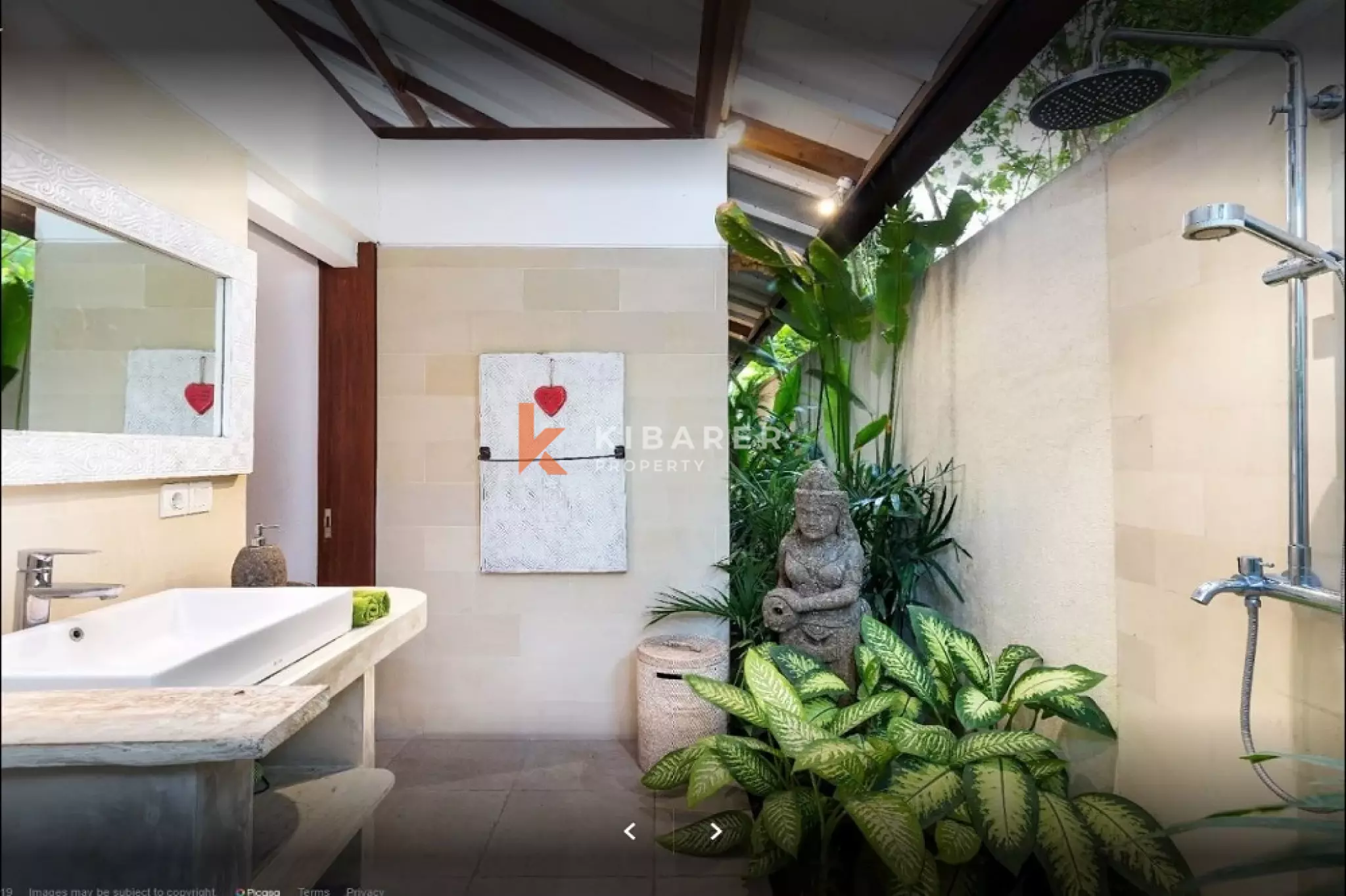 Central Seminyak Three-Bedrooms Villa Tropical