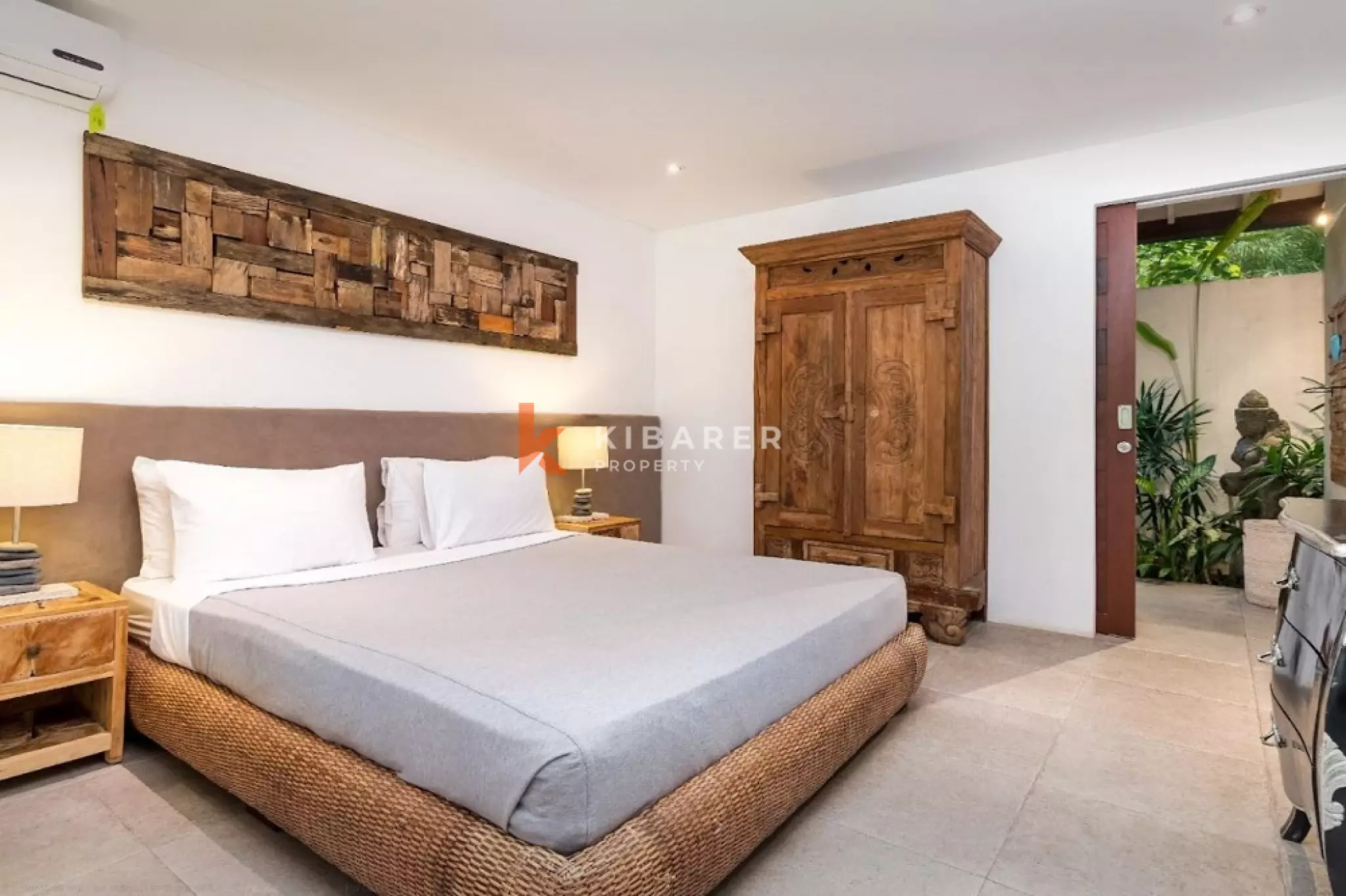 Central Seminyak Three-Bedrooms Villa Tropical