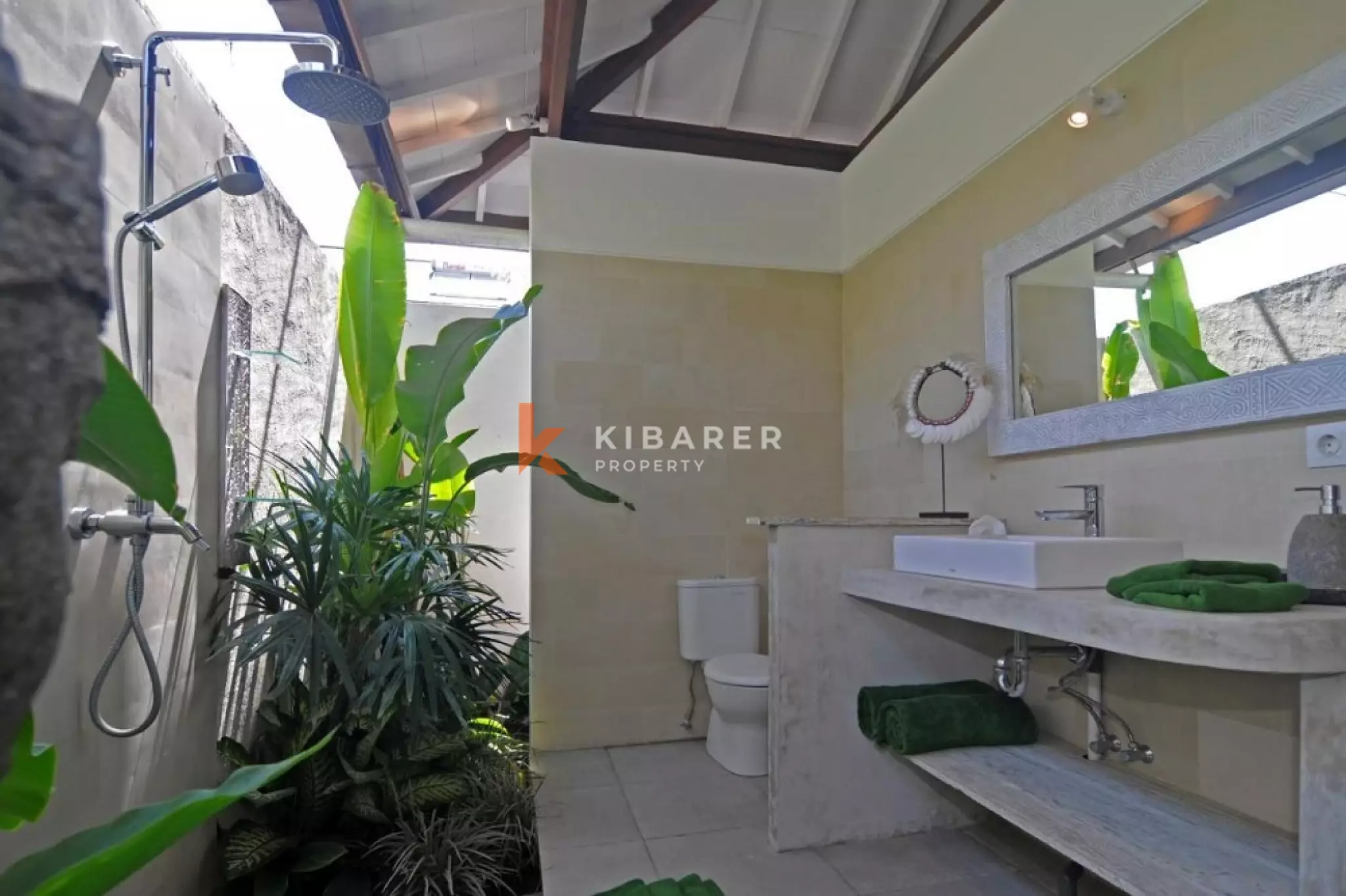 Central Seminyak Three-Bedrooms Villa Tropical