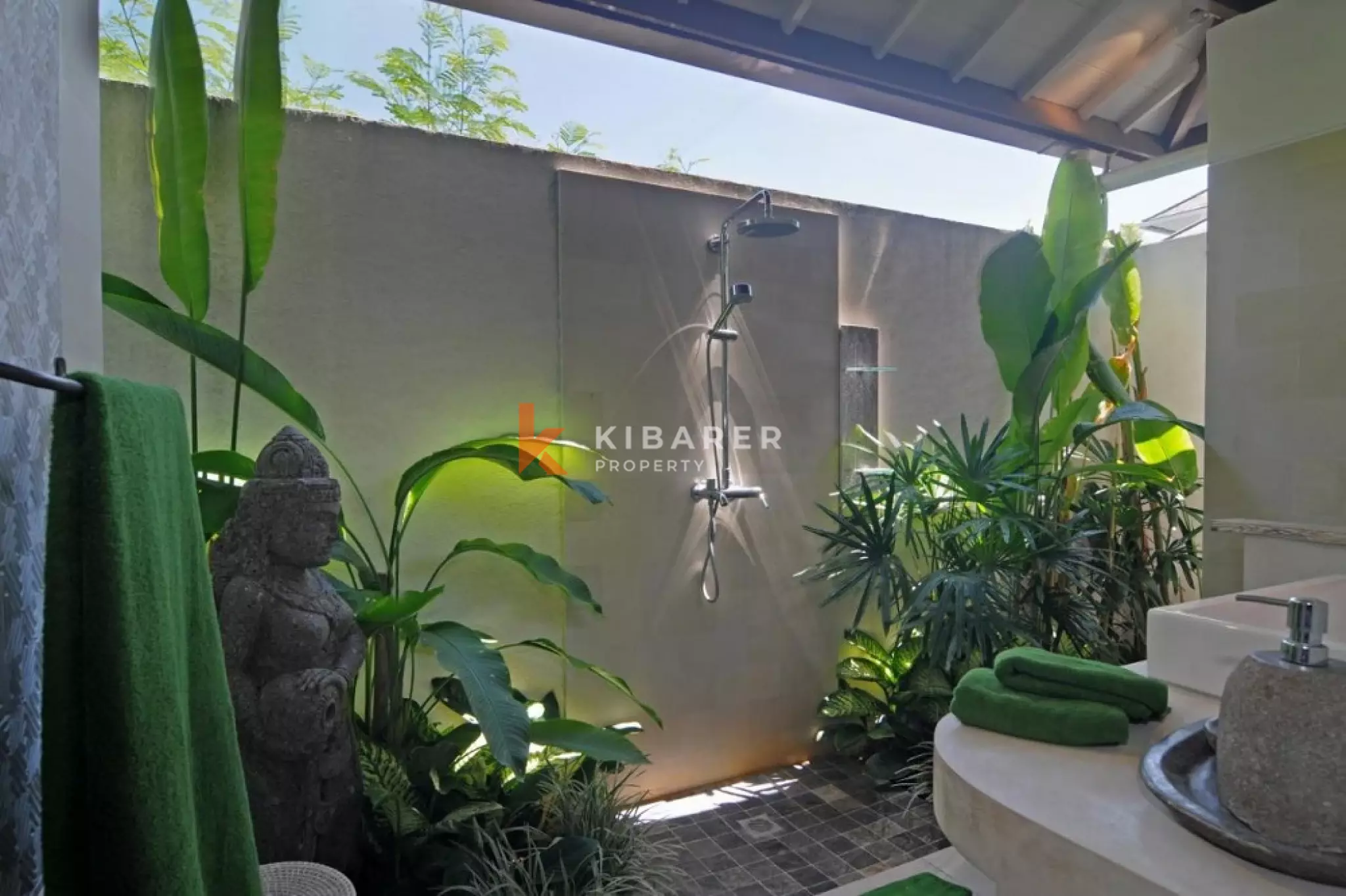 Central Seminyak Three-Bedrooms Villa Tropical