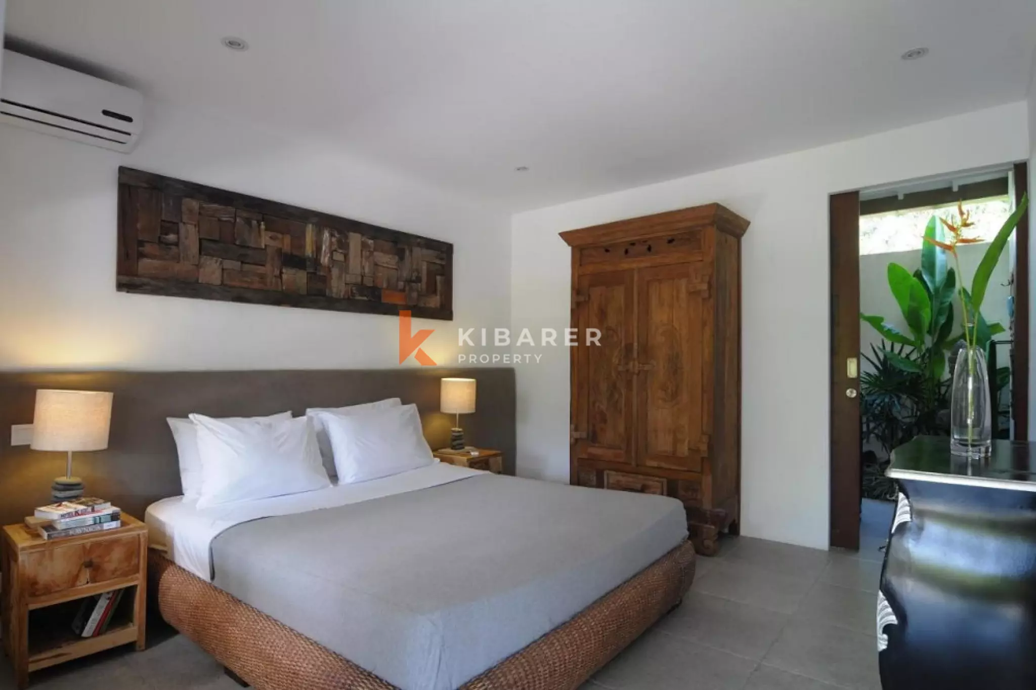 Central Seminyak Three-Bedrooms Villa Tropical