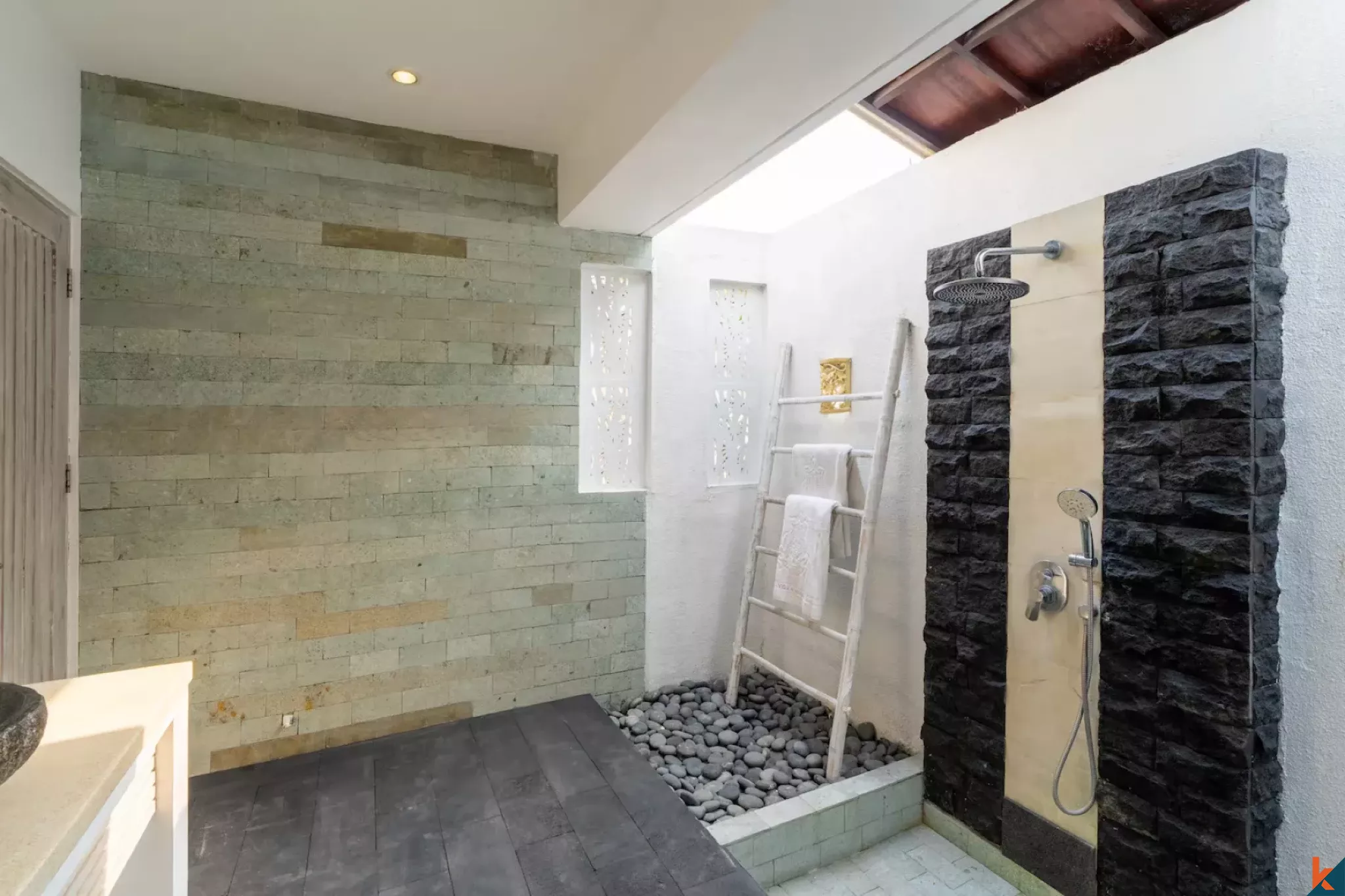 Maison idéale de cinq chambres à louer à Ungasan