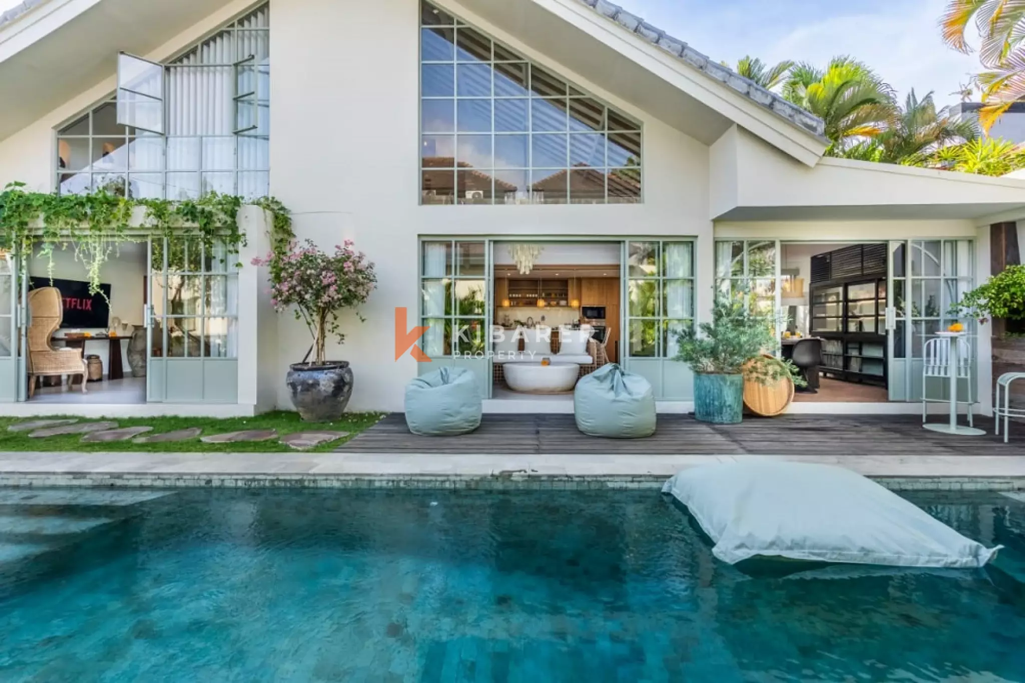 Sanctuary Exceptional Four-Bedrooms Villa in Central Seminyak