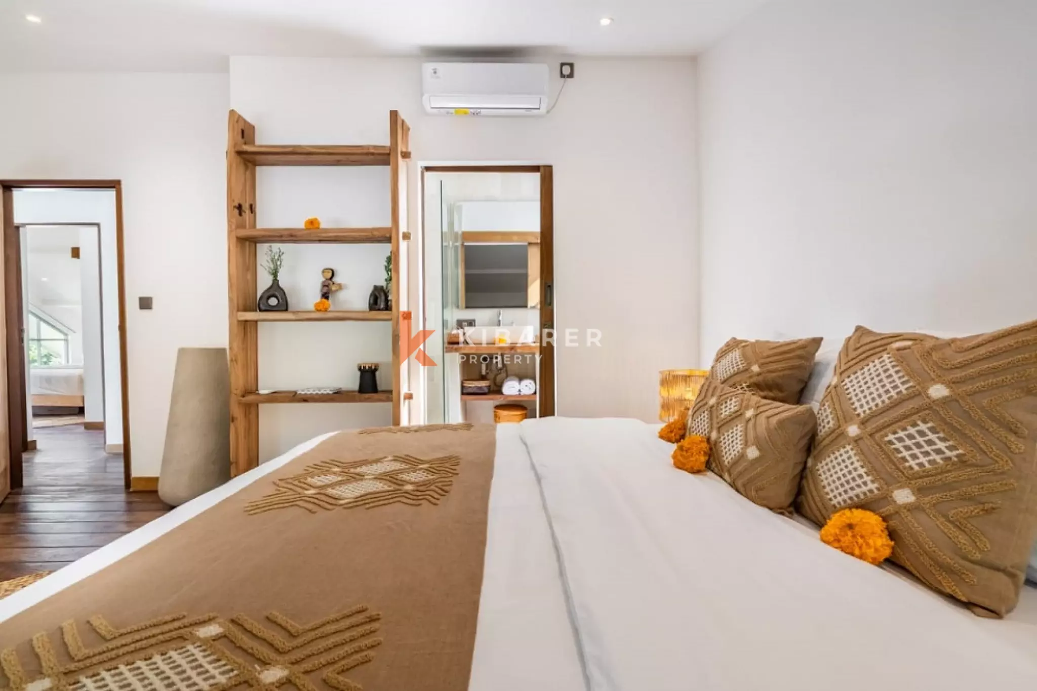 Sanctuary Exceptional Four-Bedrooms Villa in Central Seminyak