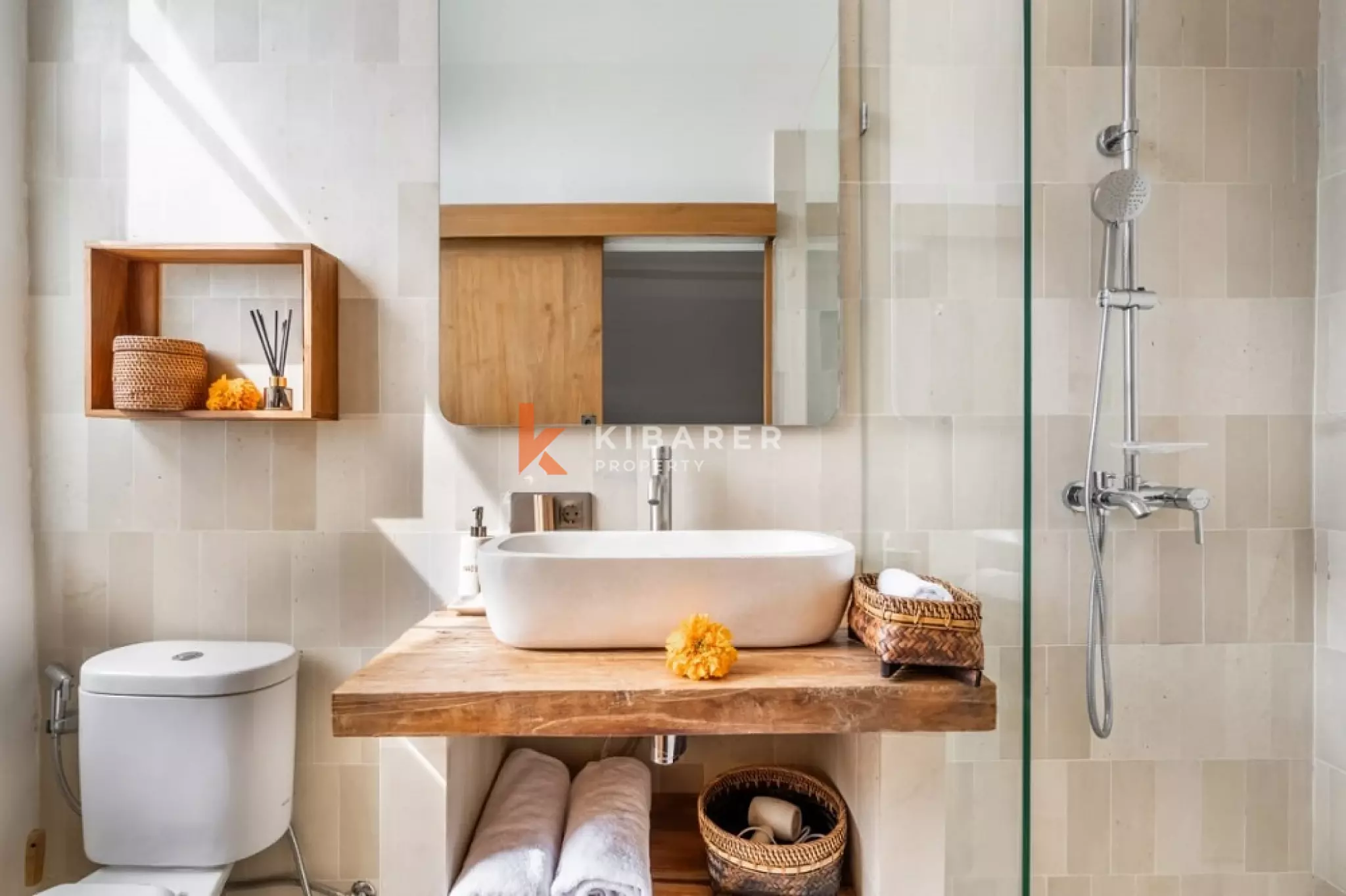 Sanctuary Exceptional Four-Bedrooms Villa in Central Seminyak