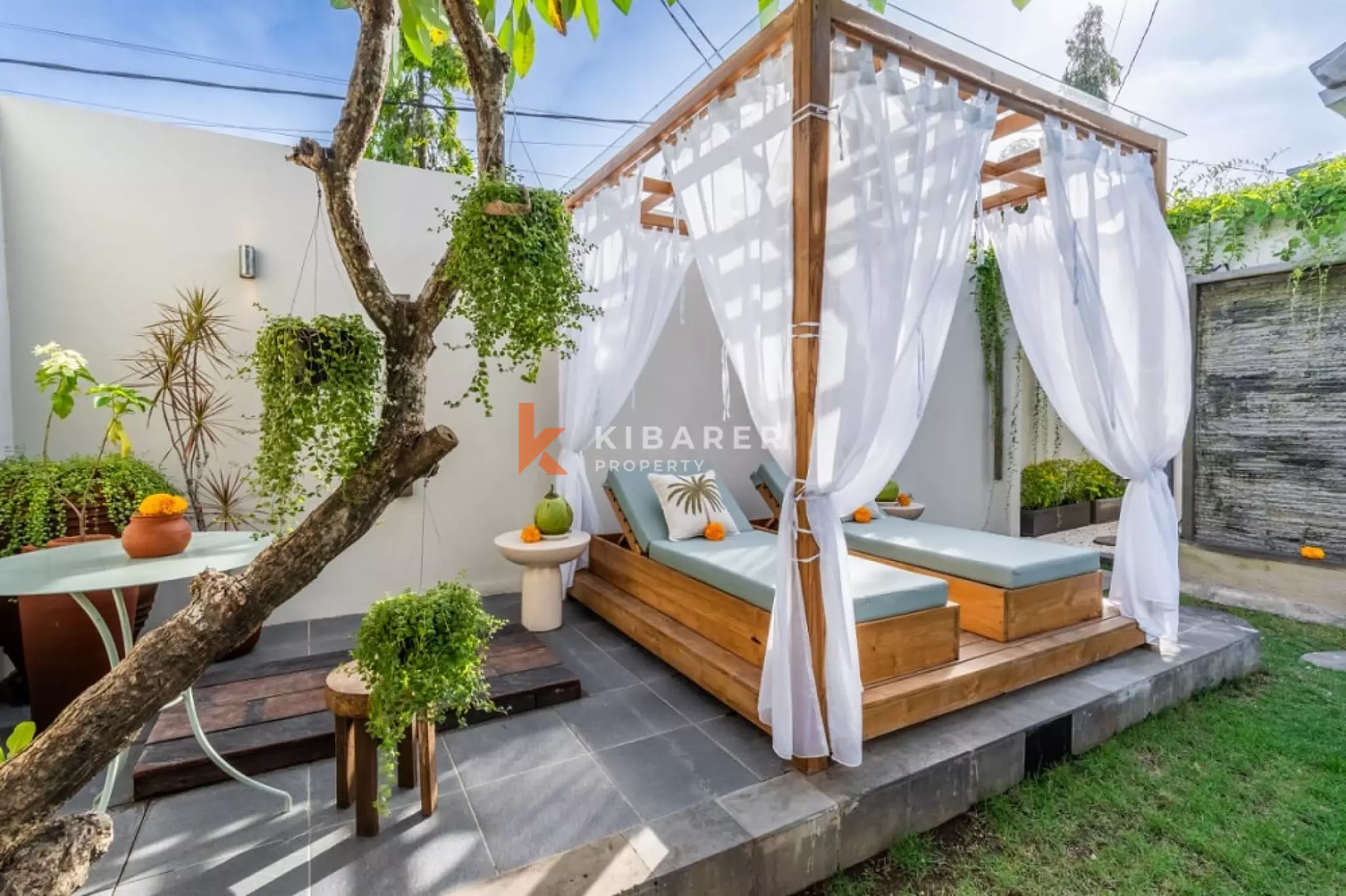 Sanctuary Exceptional Four-Bedrooms Villa in Central Seminyak