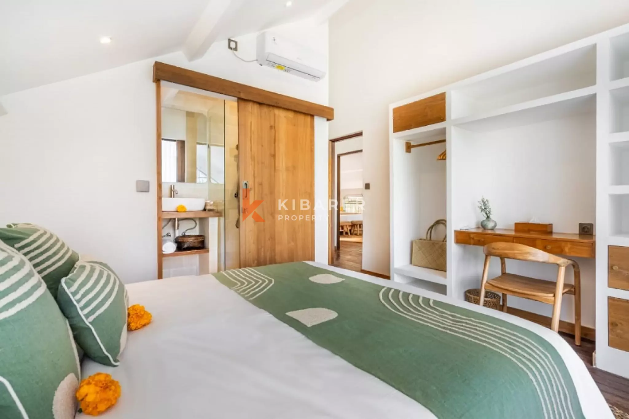 Sanctuary Exceptional Four-Bedrooms Villa in Central Seminyak