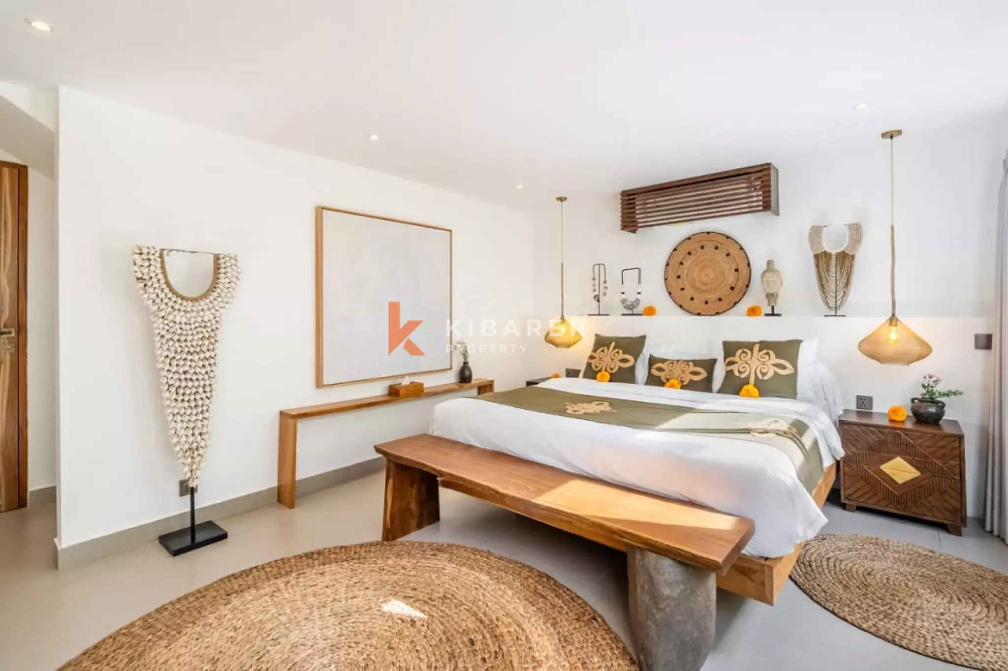 Sanctuary Exceptional Four-Bedrooms Villa in Central Seminyak