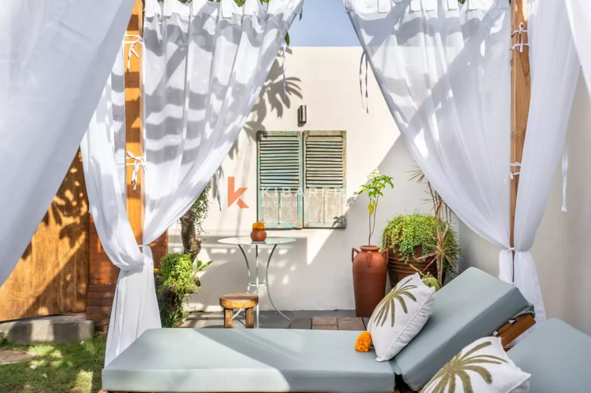 Sanctuary Exceptional Four-Bedrooms Villa in Central Seminyak