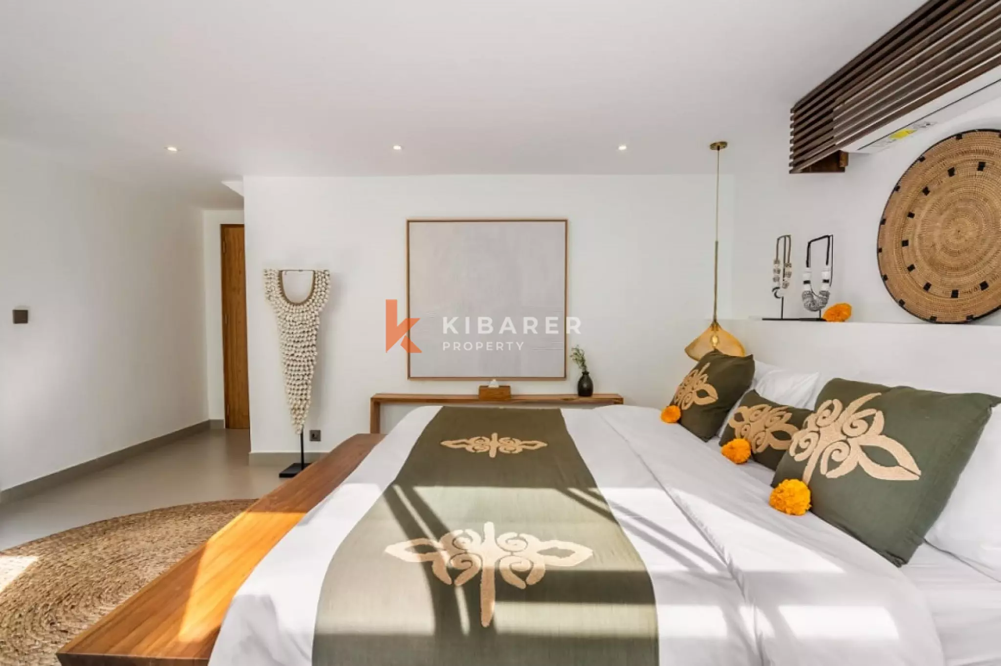 Sanctuary Exceptional Four-Bedrooms Villa in Central Seminyak