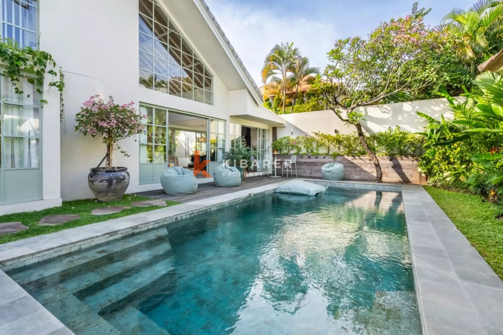 Sanctuary Exceptional Four-Bedrooms Villa in Central Seminyak
