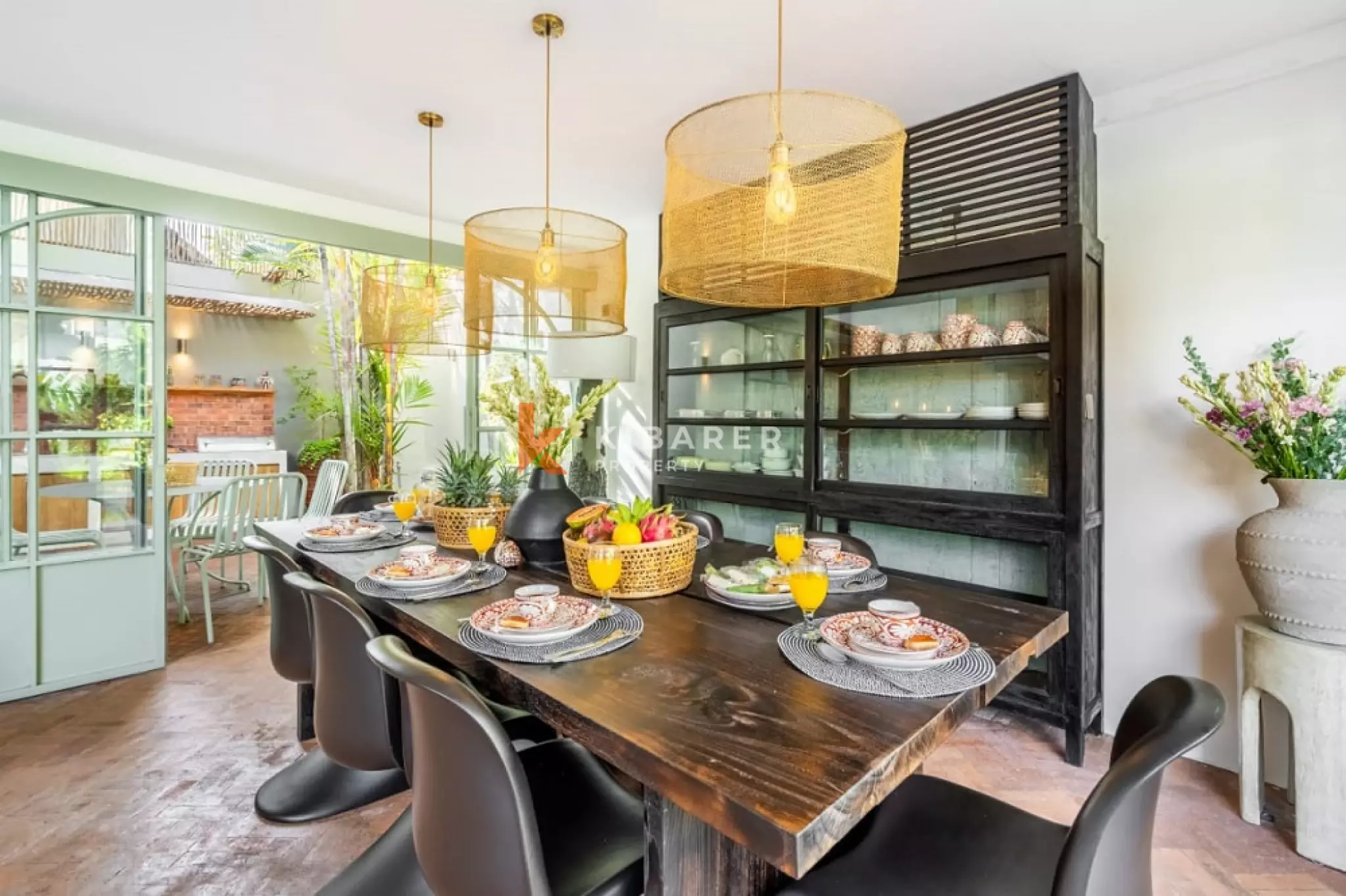 Sanctuary Exceptional Four-Bedrooms Villa in Central Seminyak