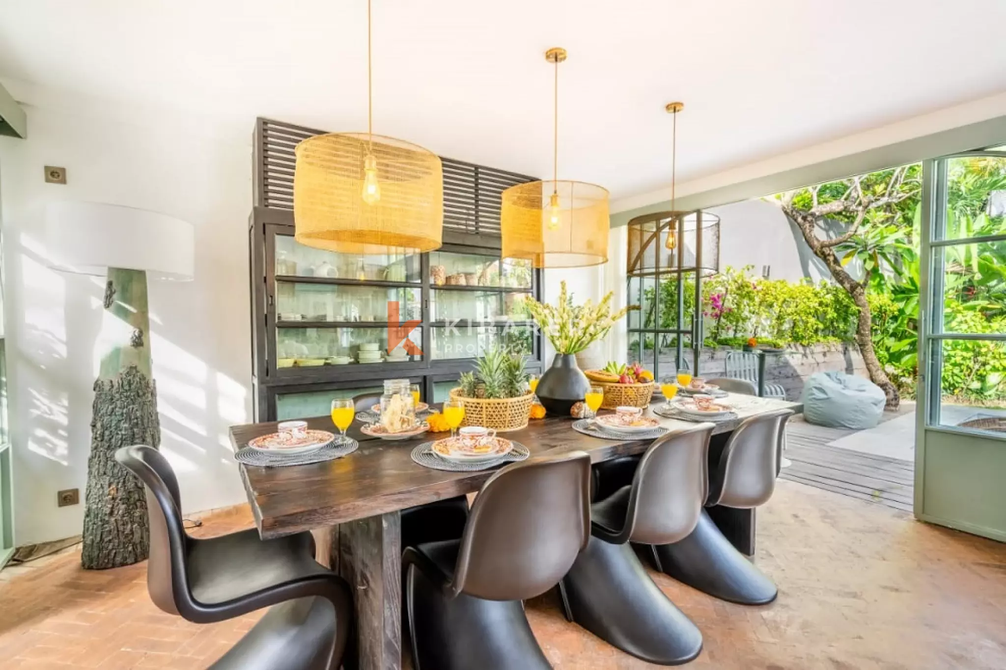 Sanctuary Exceptional Four-Bedrooms Villa in Central Seminyak