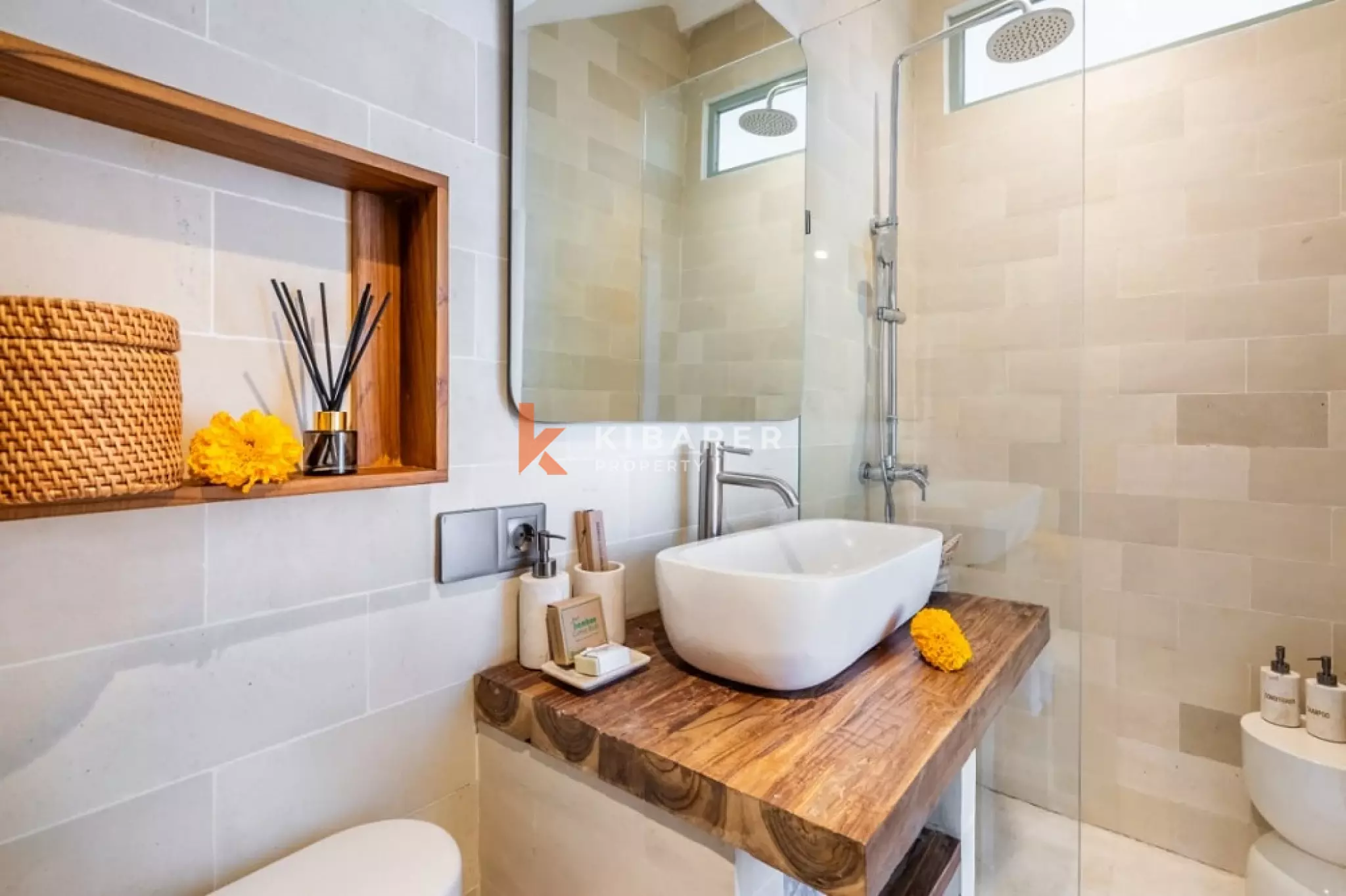 Sanctuary Exceptional Four-Bedrooms Villa in Central Seminyak