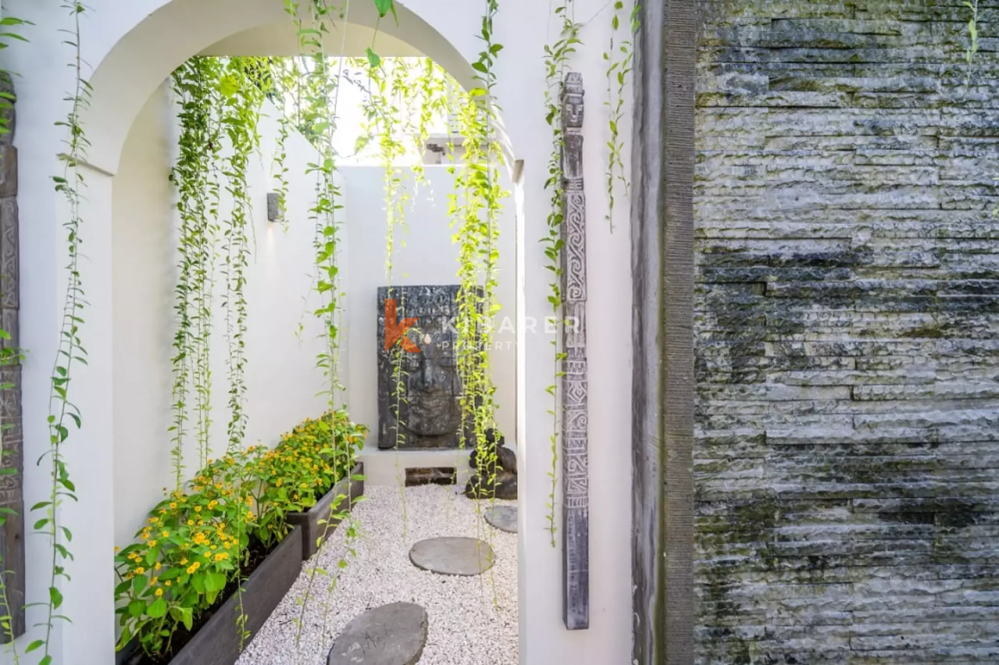 Sanctuary Exceptional Four-Bedrooms Villa in Central Seminyak