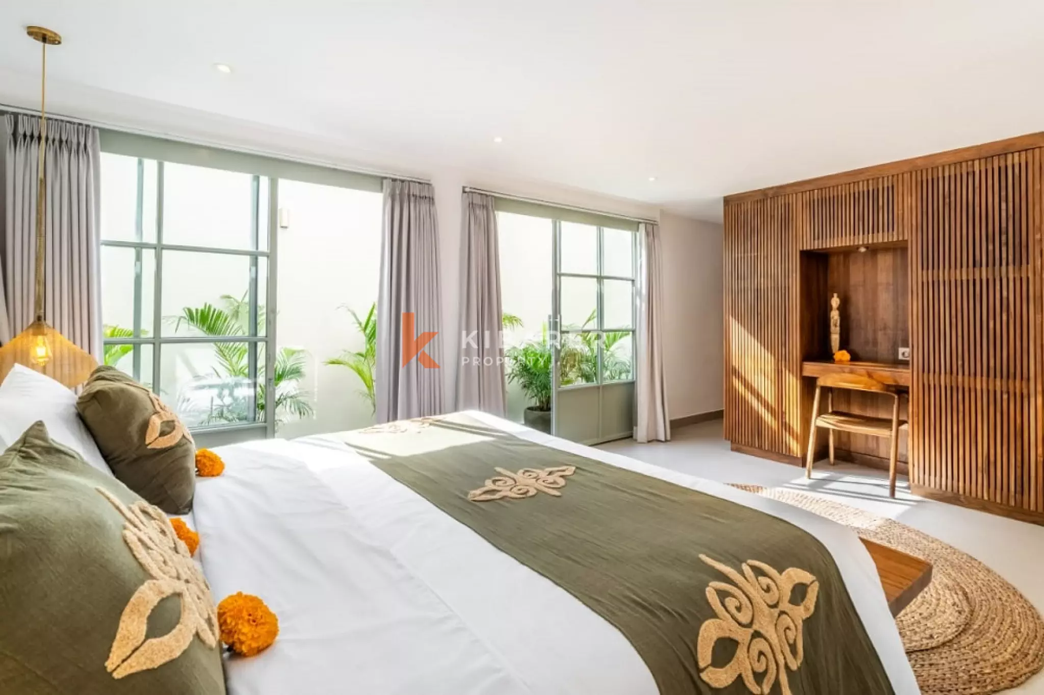 Sanctuary Exceptional Four-Bedrooms Villa in Central Seminyak