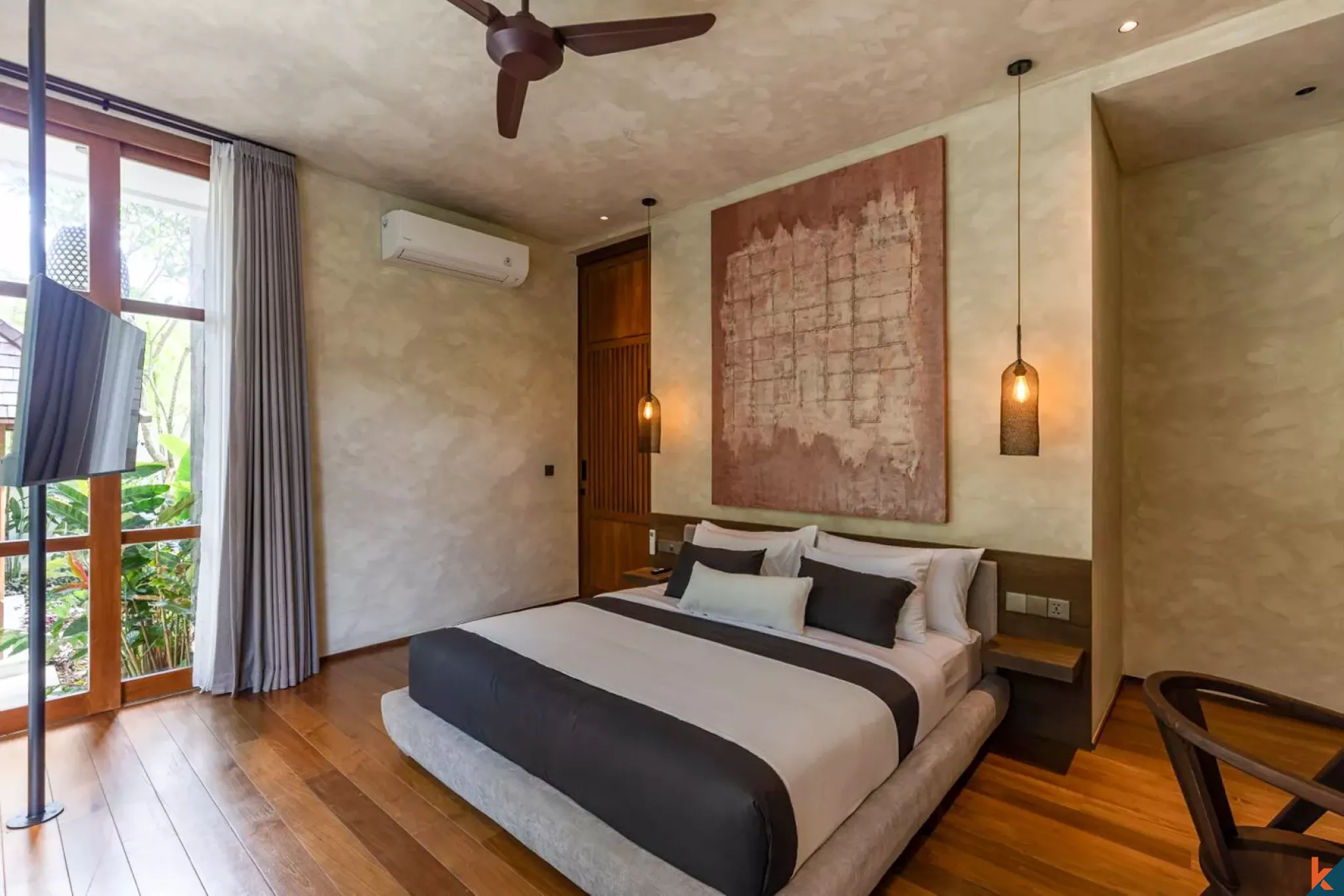 Perumahan mewah dengan enam kamar tidur yang dengan pemandangan sungai dan hutan di Nyanyi