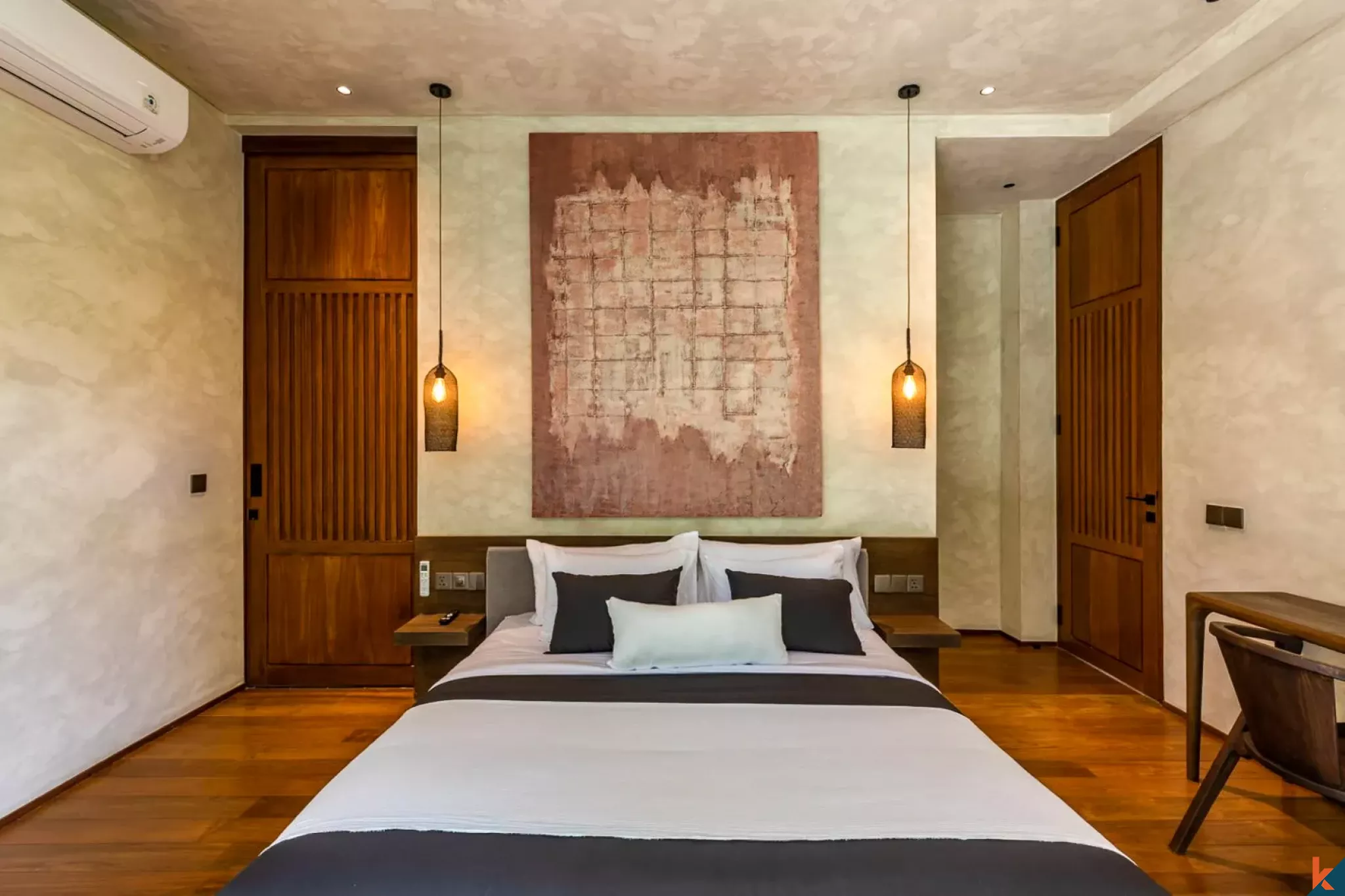 Perumahan mewah dengan enam kamar tidur yang dengan pemandangan sungai dan hutan di Nyanyi