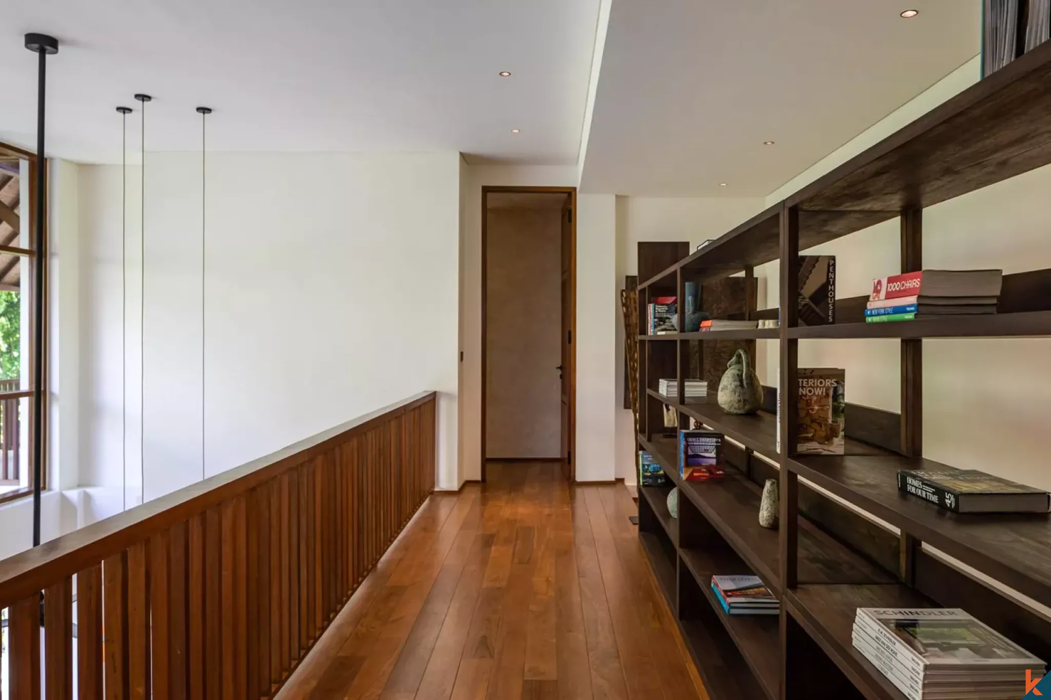 Perumahan mewah dengan enam kamar tidur yang dengan pemandangan sungai dan hutan di Nyanyi