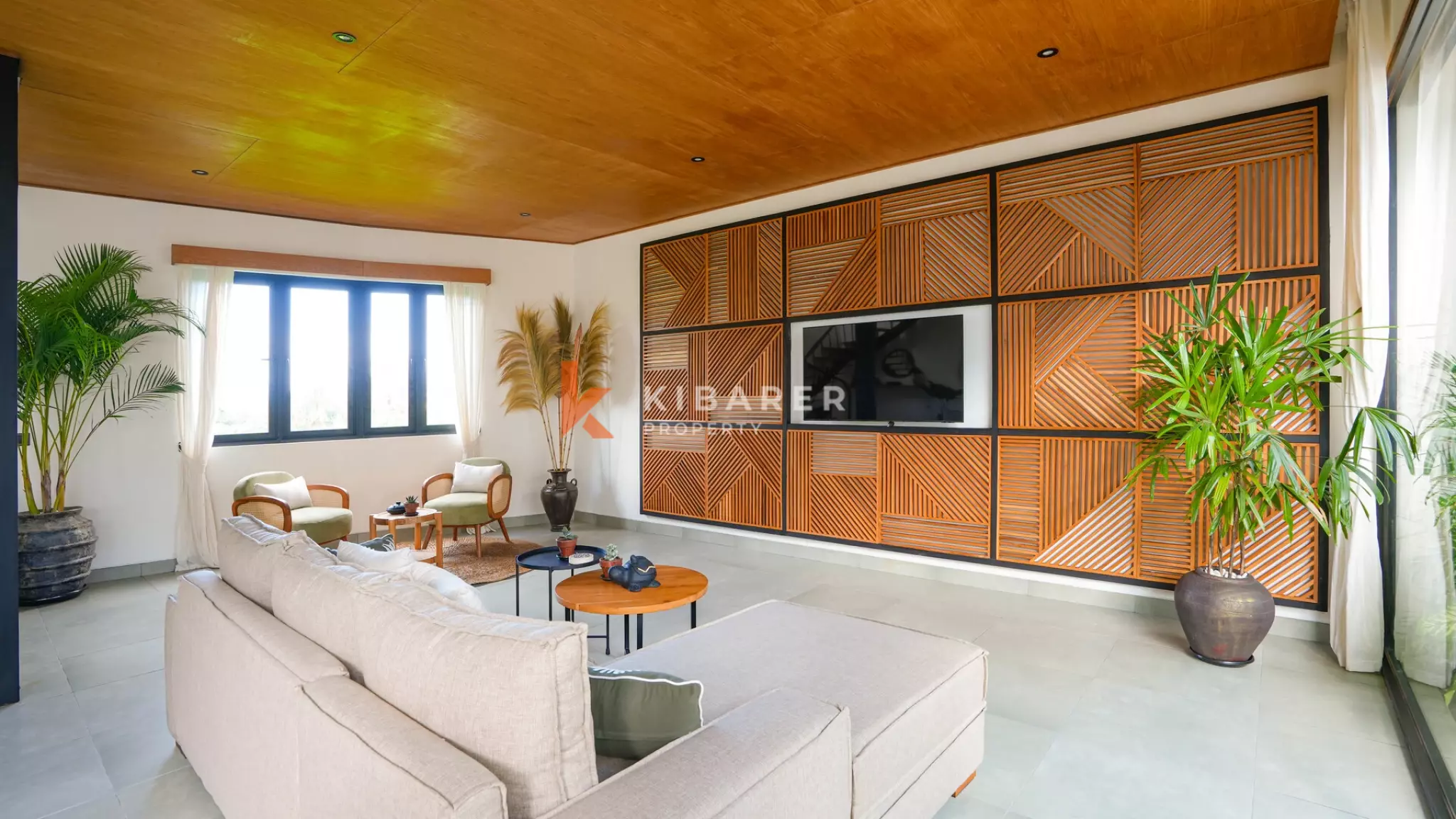 Charming Three Bedrooms Enclosed Living Villa Walking Distance to Cemagi Beach